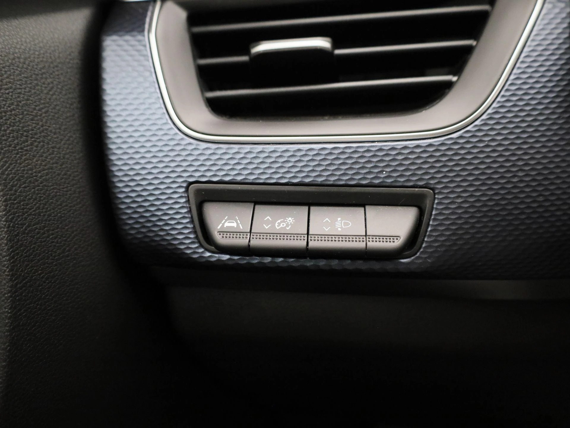 Renault-Arkana-image-19