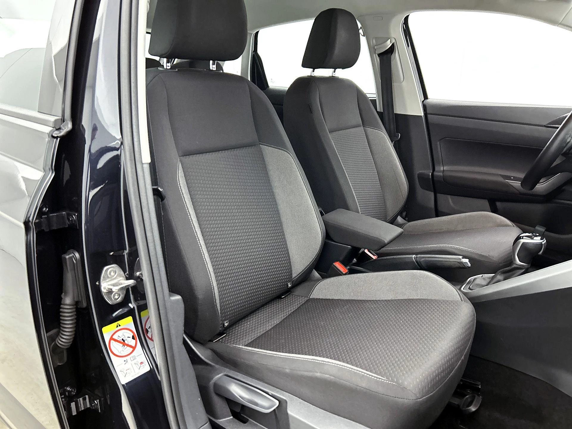 Volkswagen-Polo-image-34