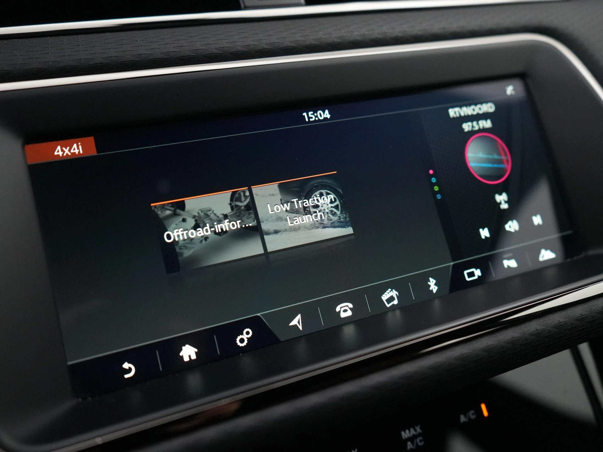 Land Rover-Range Rover Evoque-image-26