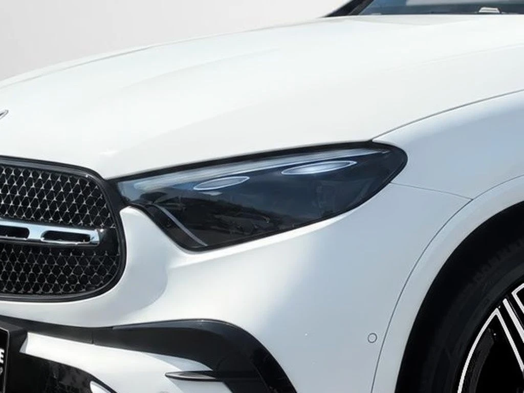 Mercedes-Benz-GLC 220 d-image-4