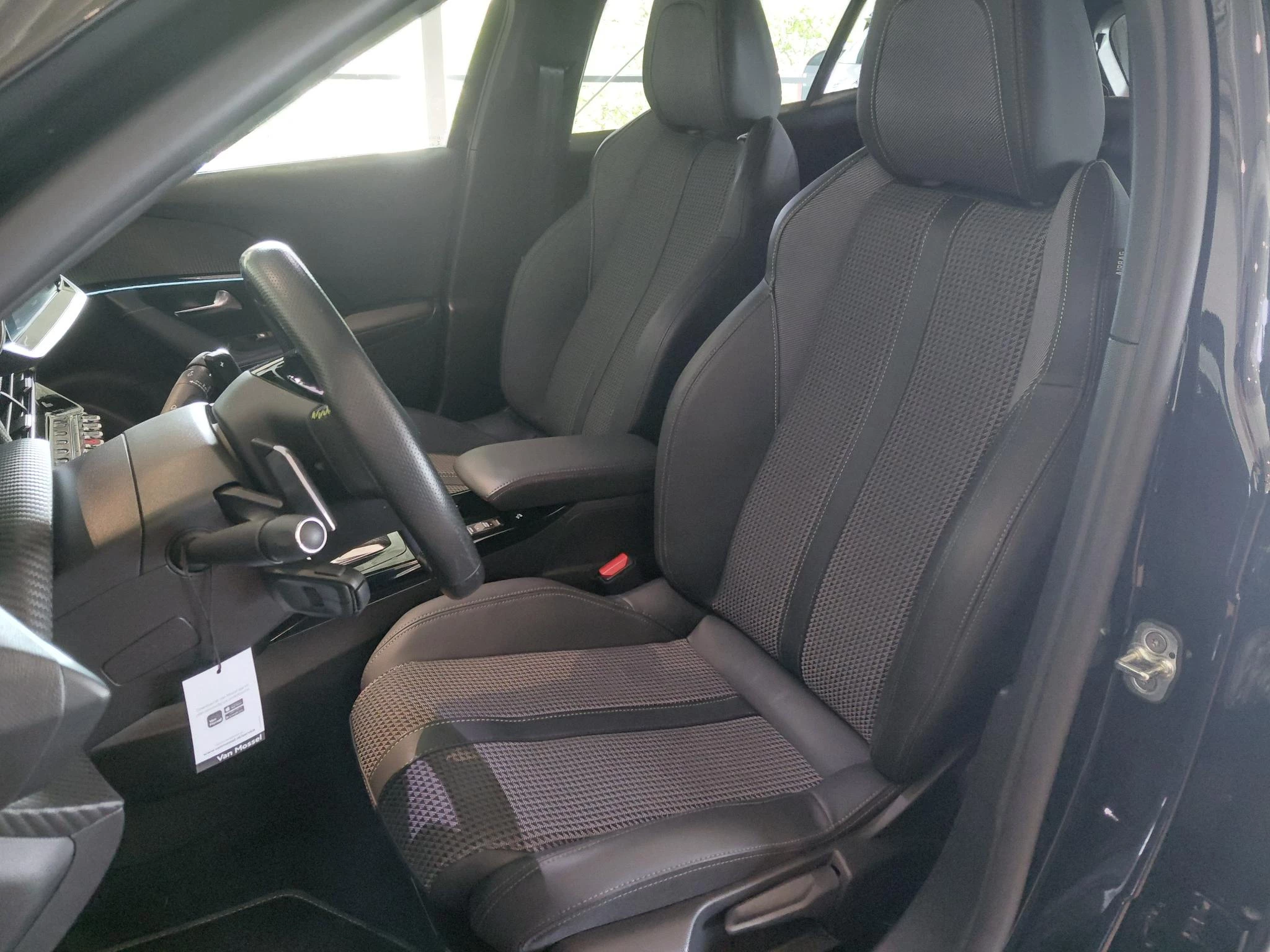 Peugeot-2008-image-6