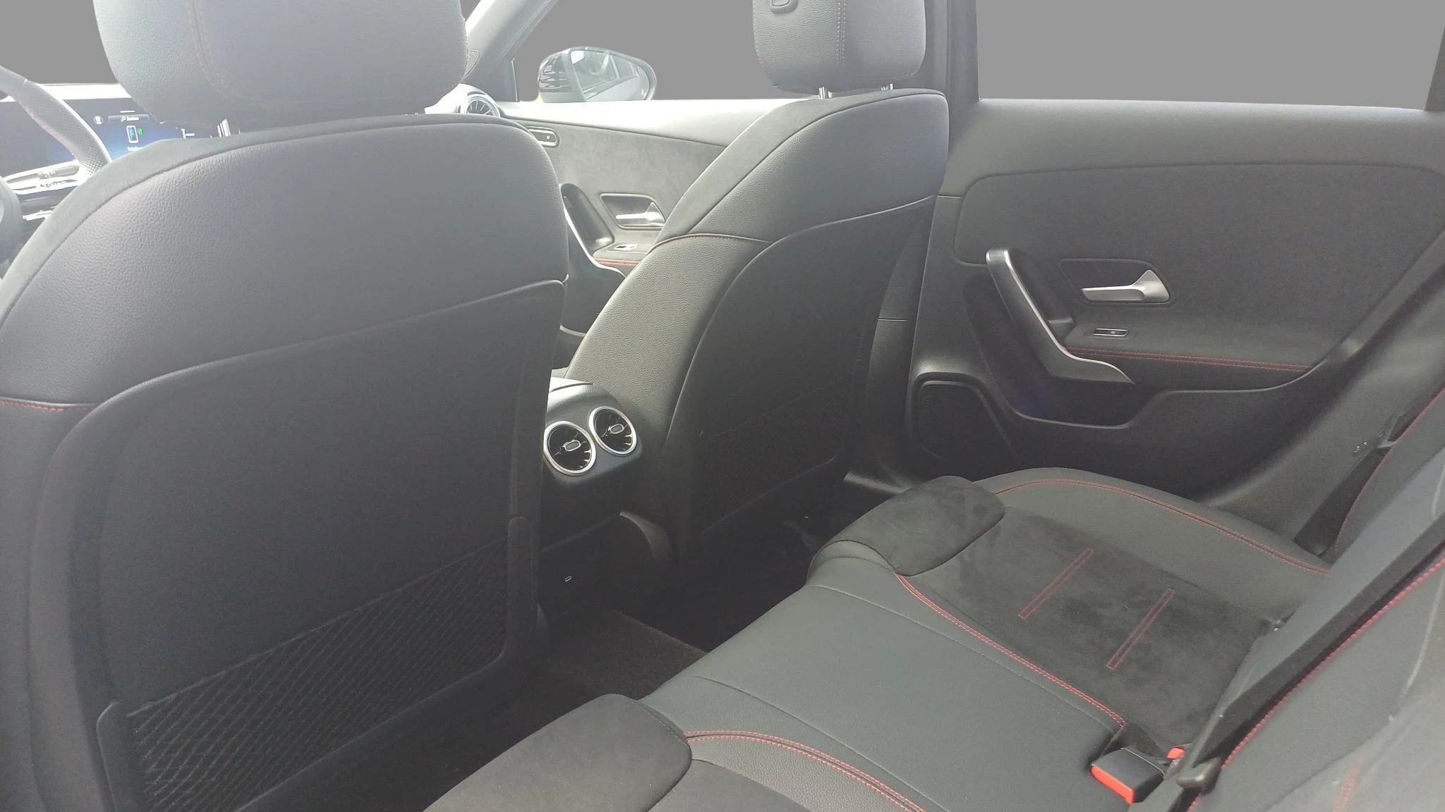 Mercedes-Benz A-Klasse 180 Star Edition Limousine + PANORAMISCH DAK + MULTIBEAM + CARPLAY +