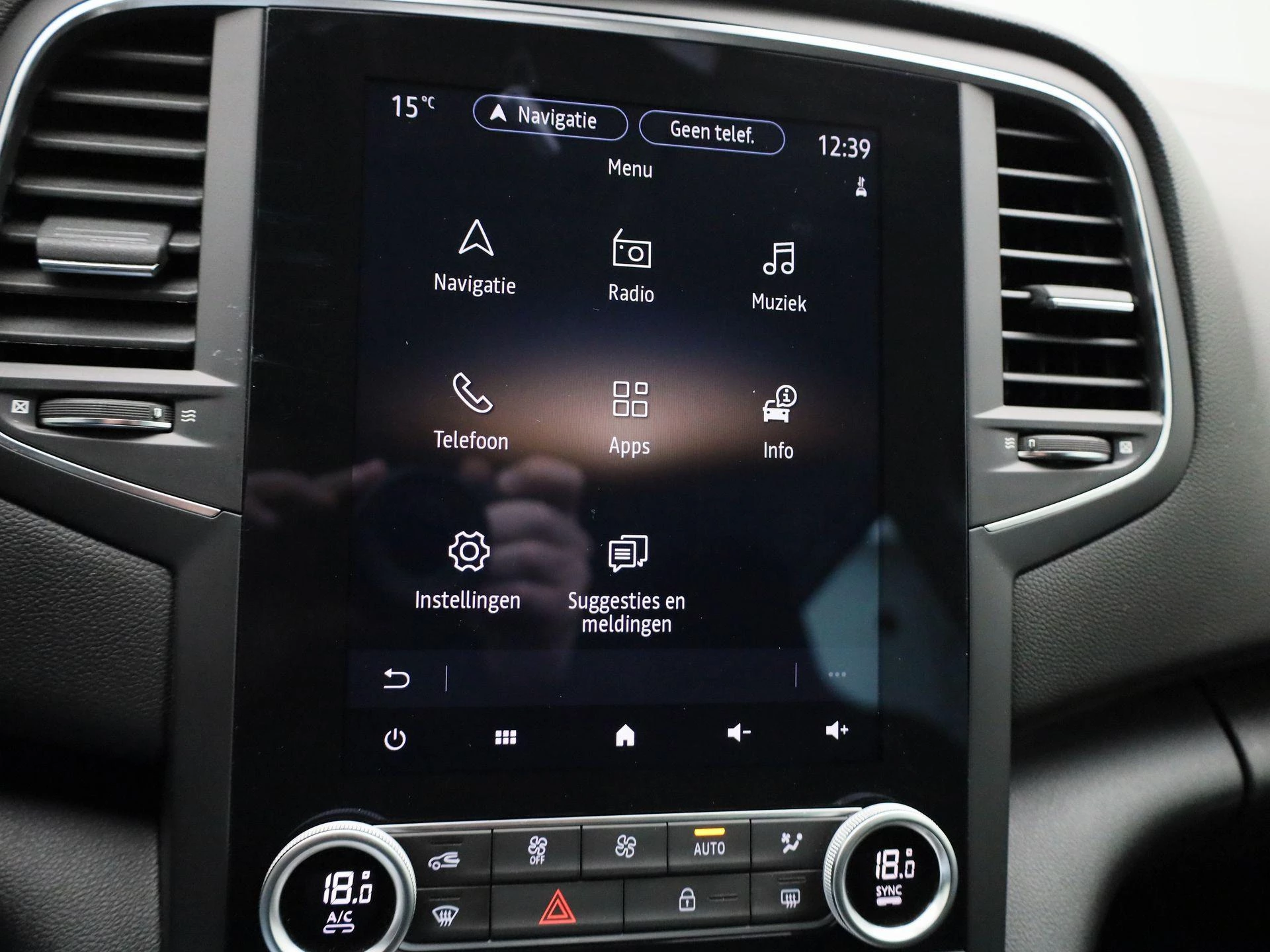 Renault-Megane E-Tech-image-18