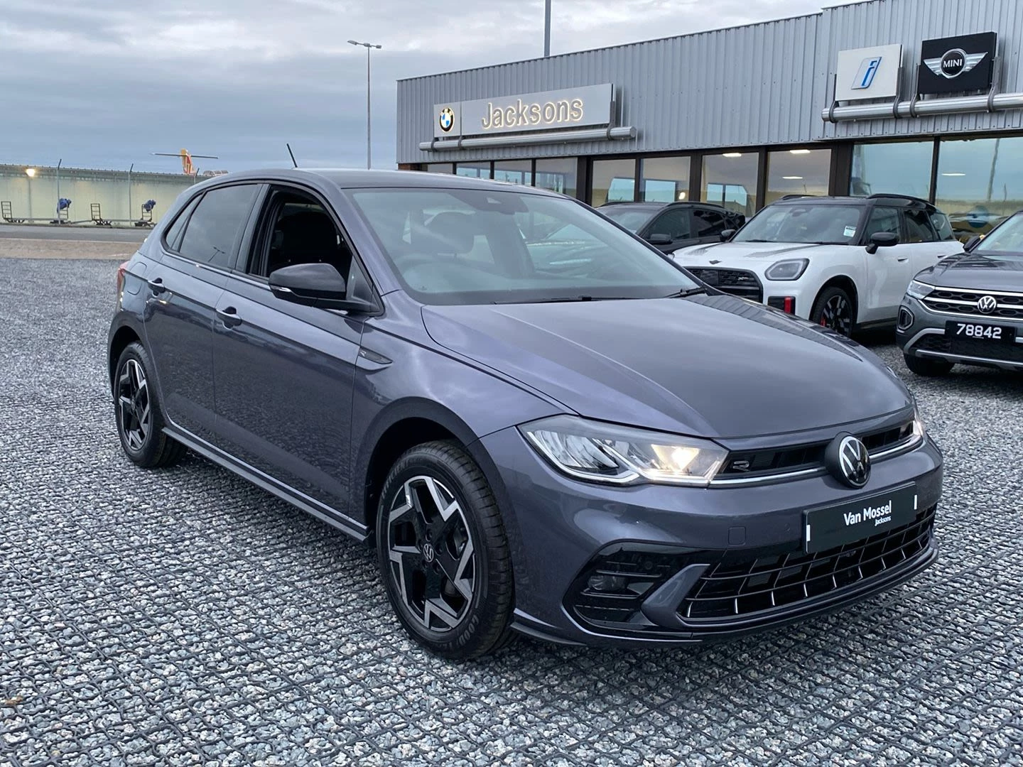 Volkswagen-Polo-image-16