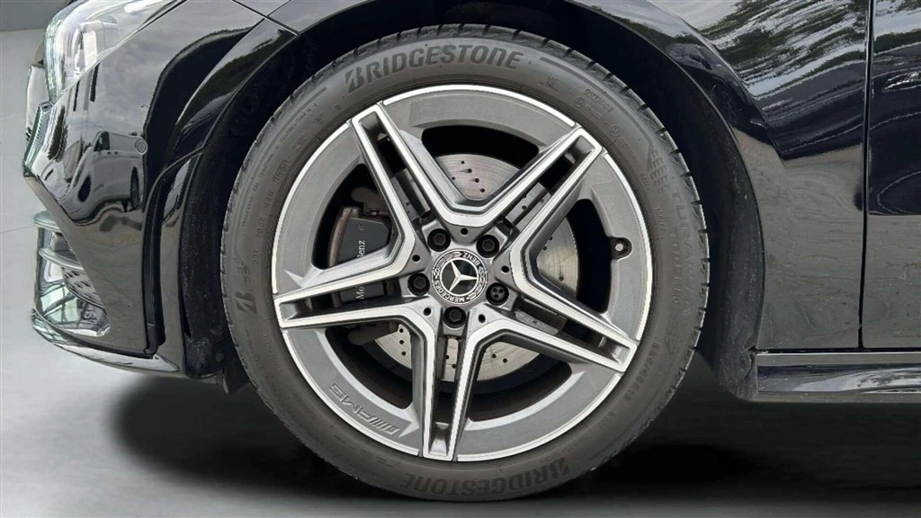 Mercedes-Benz-CLA-image-8