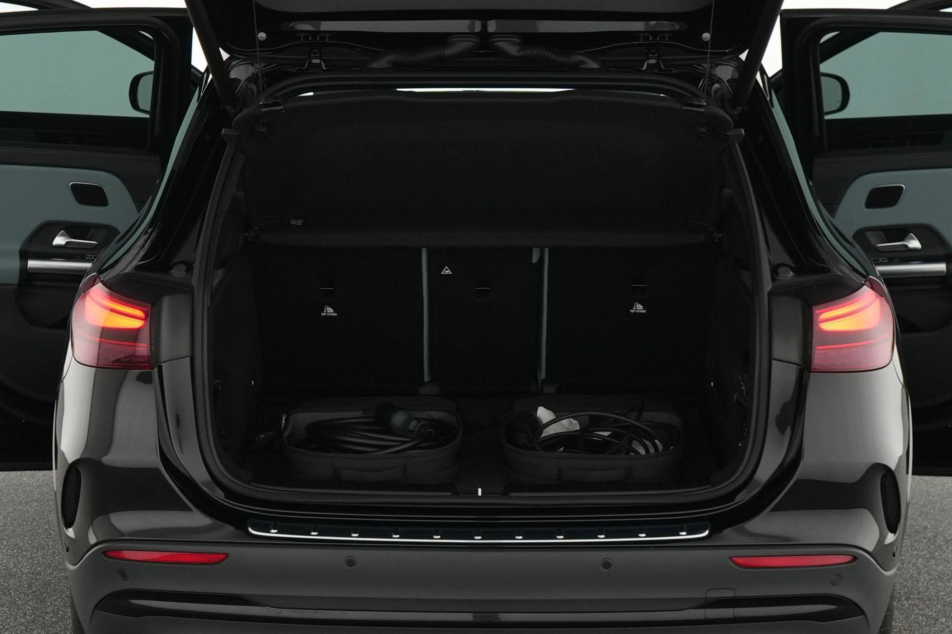 Mercedes-Benz-GLA-image-17