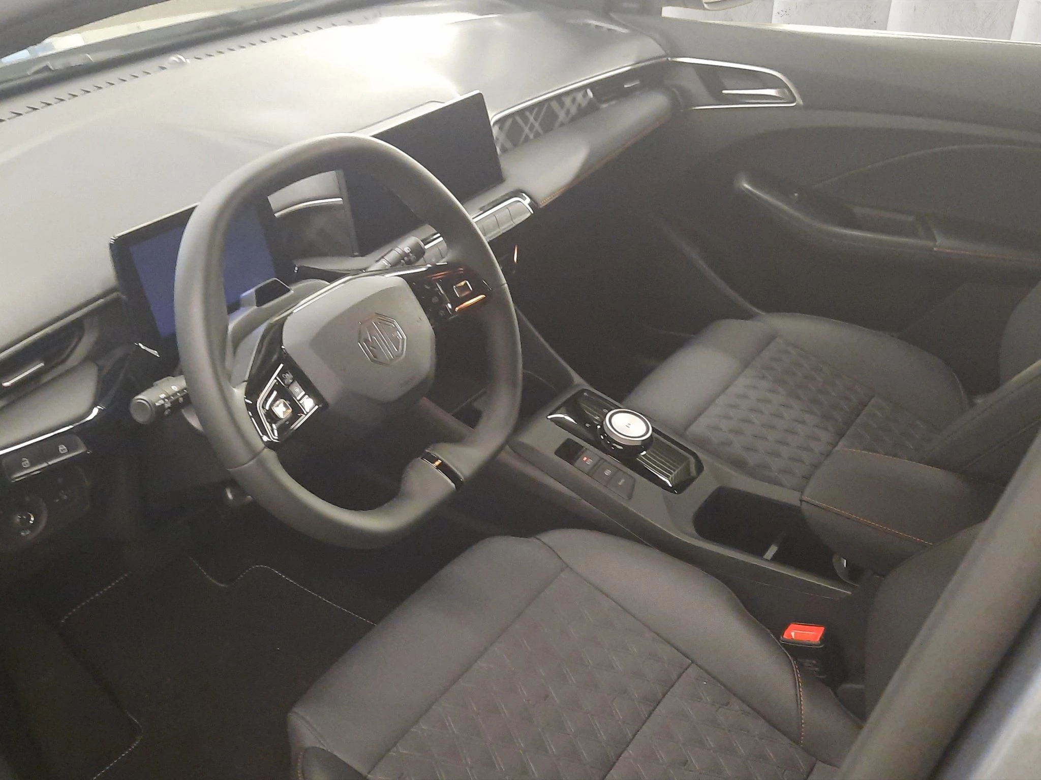 MG MG3 Luxury 1.5 Hybrid+ Aut. | LED | ACC | RFK | SHZ | PDC | LMF | Klima