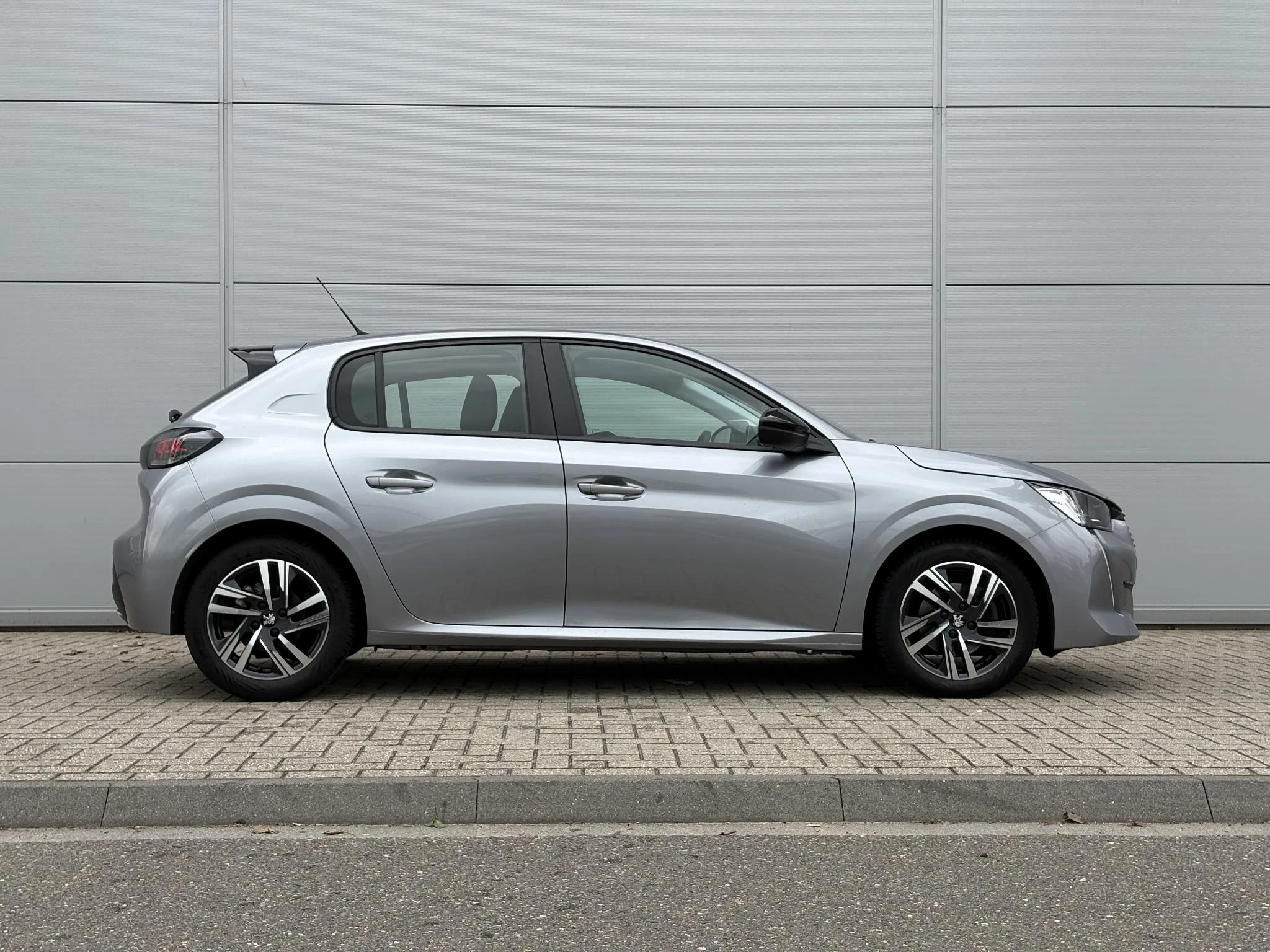 Peugeot-208-image-6