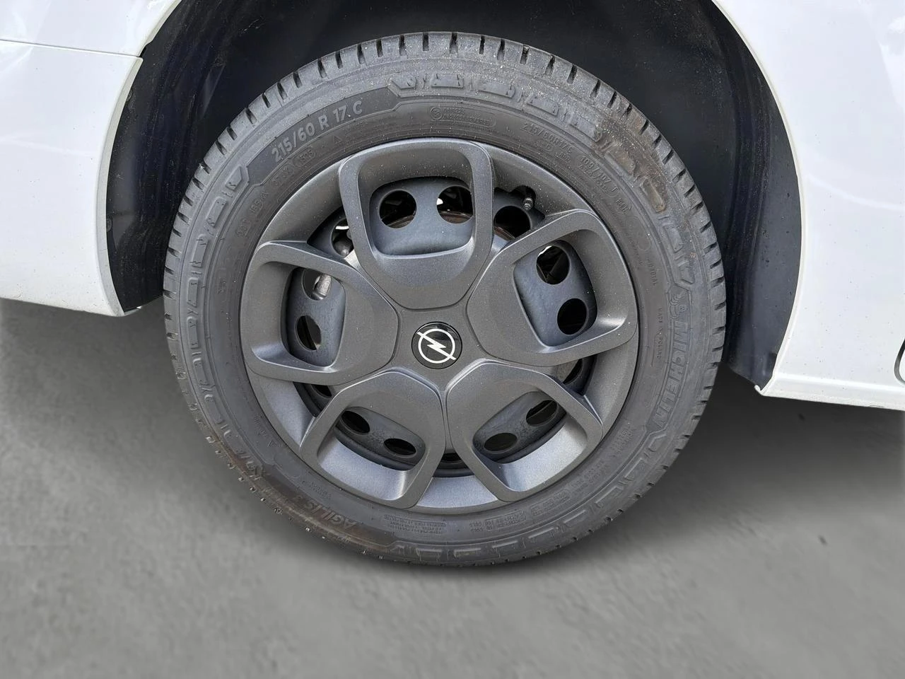 Opel-Vivaro-image-5