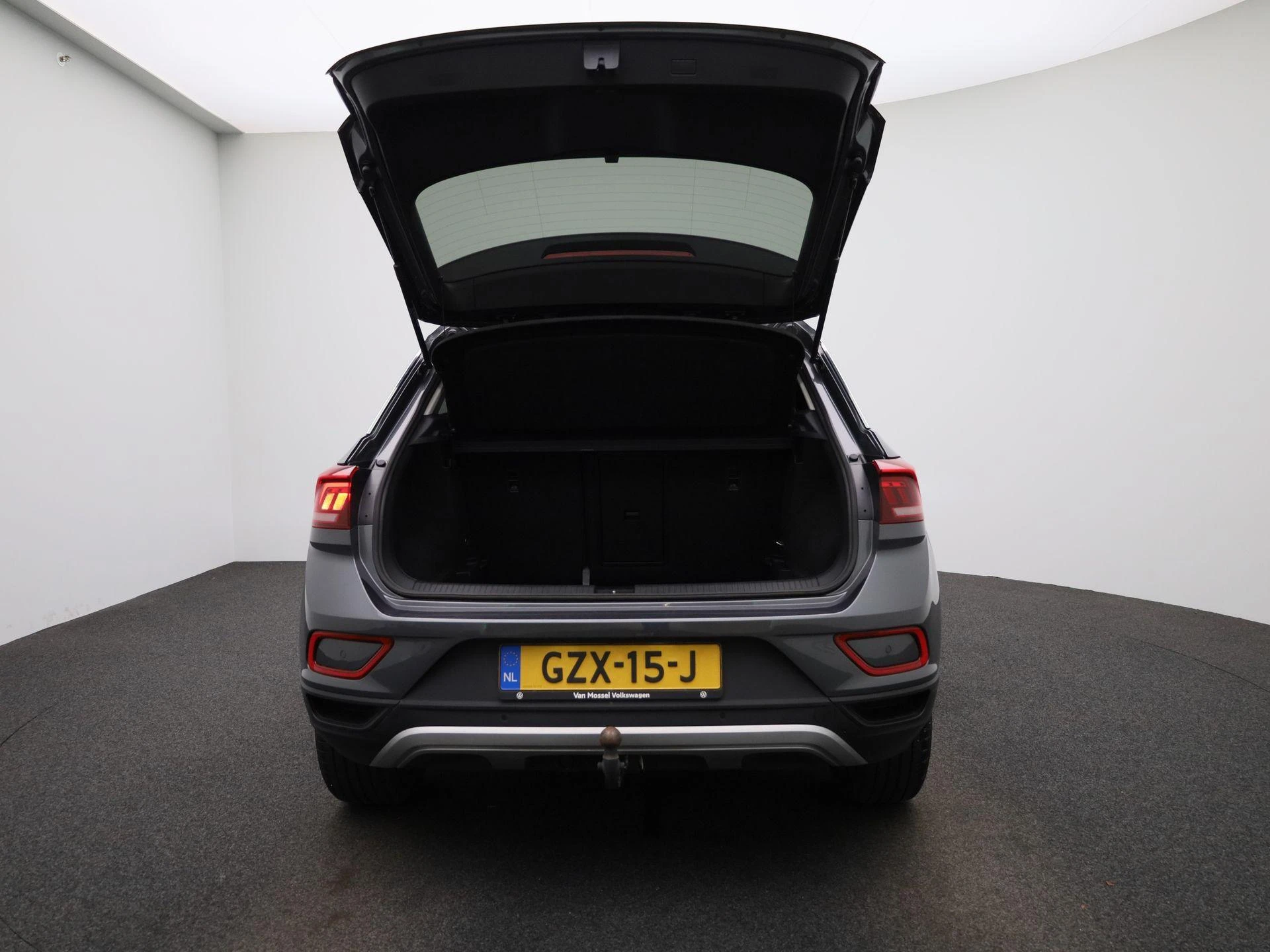 Volkswagen-T-Roc-image-10