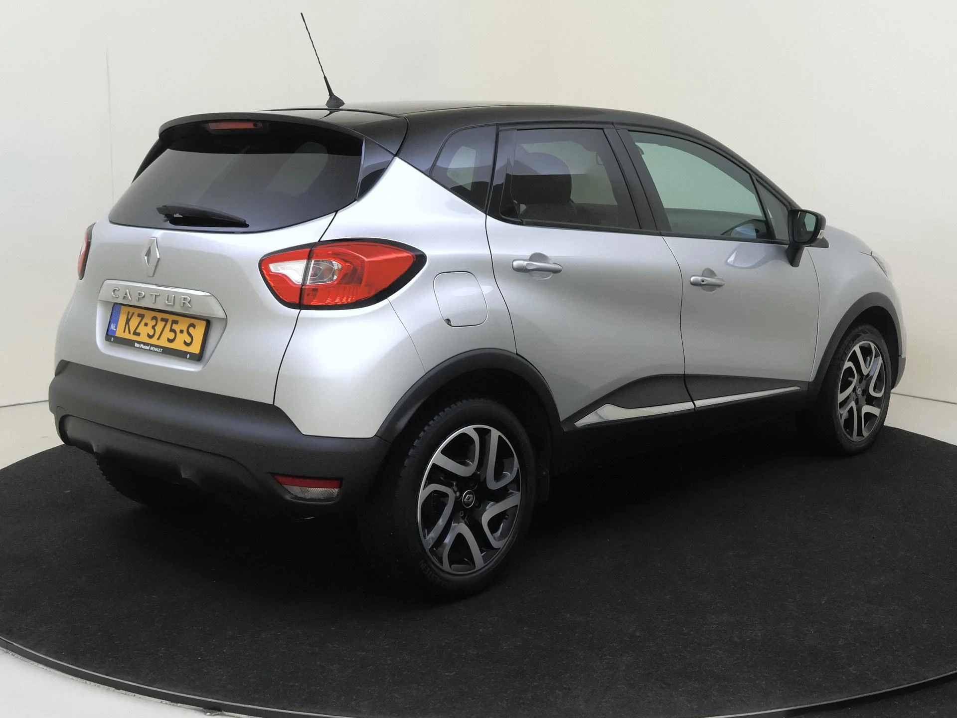 Renault-Captur-image-3