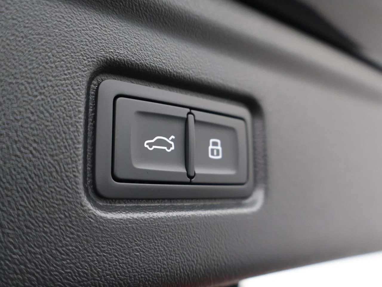 Audi-A6 Avant e-tron-image-22