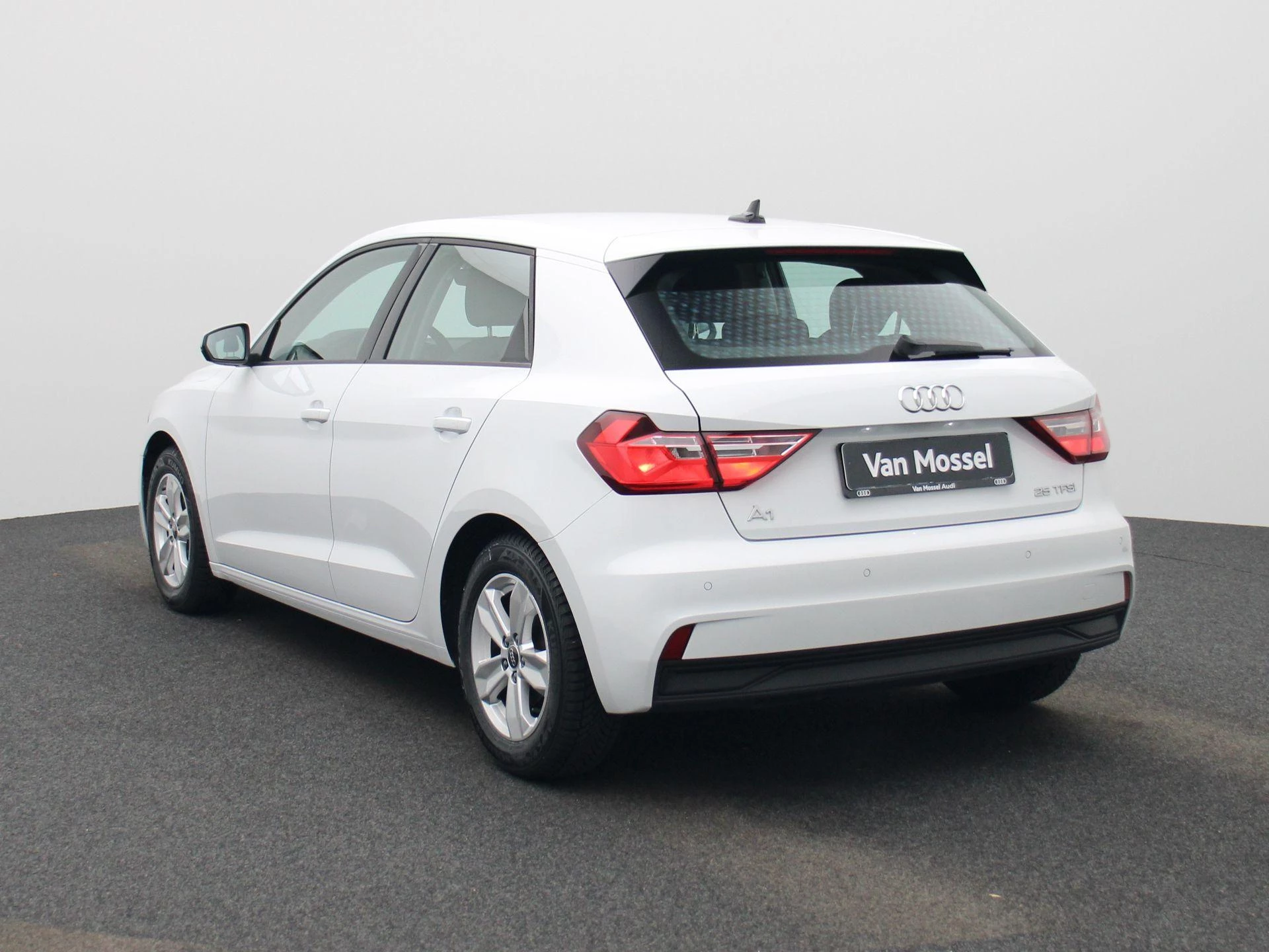 Audi-A1 Sportback-image-1