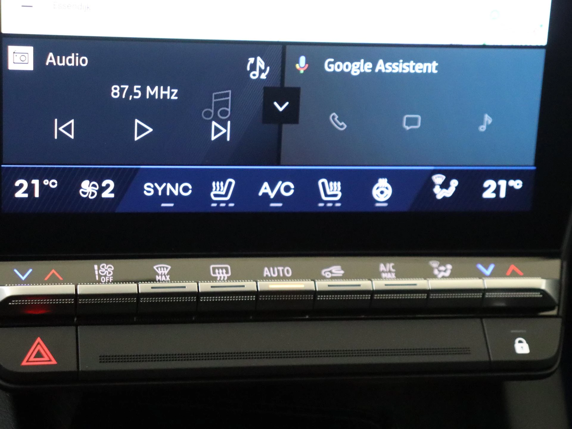 Renault-Megane E-Tech-image-17