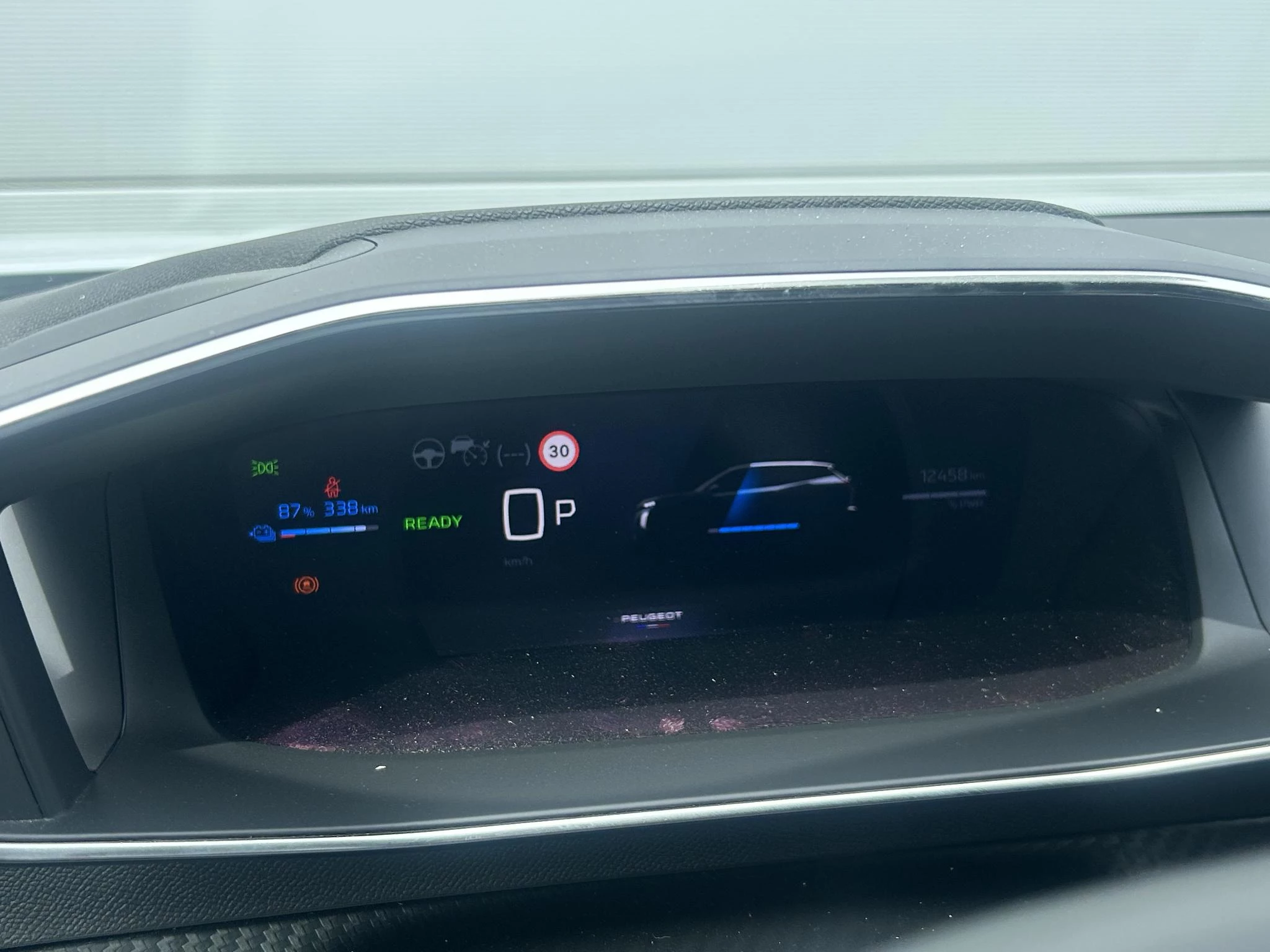 Peugeot-e-2008-image-10