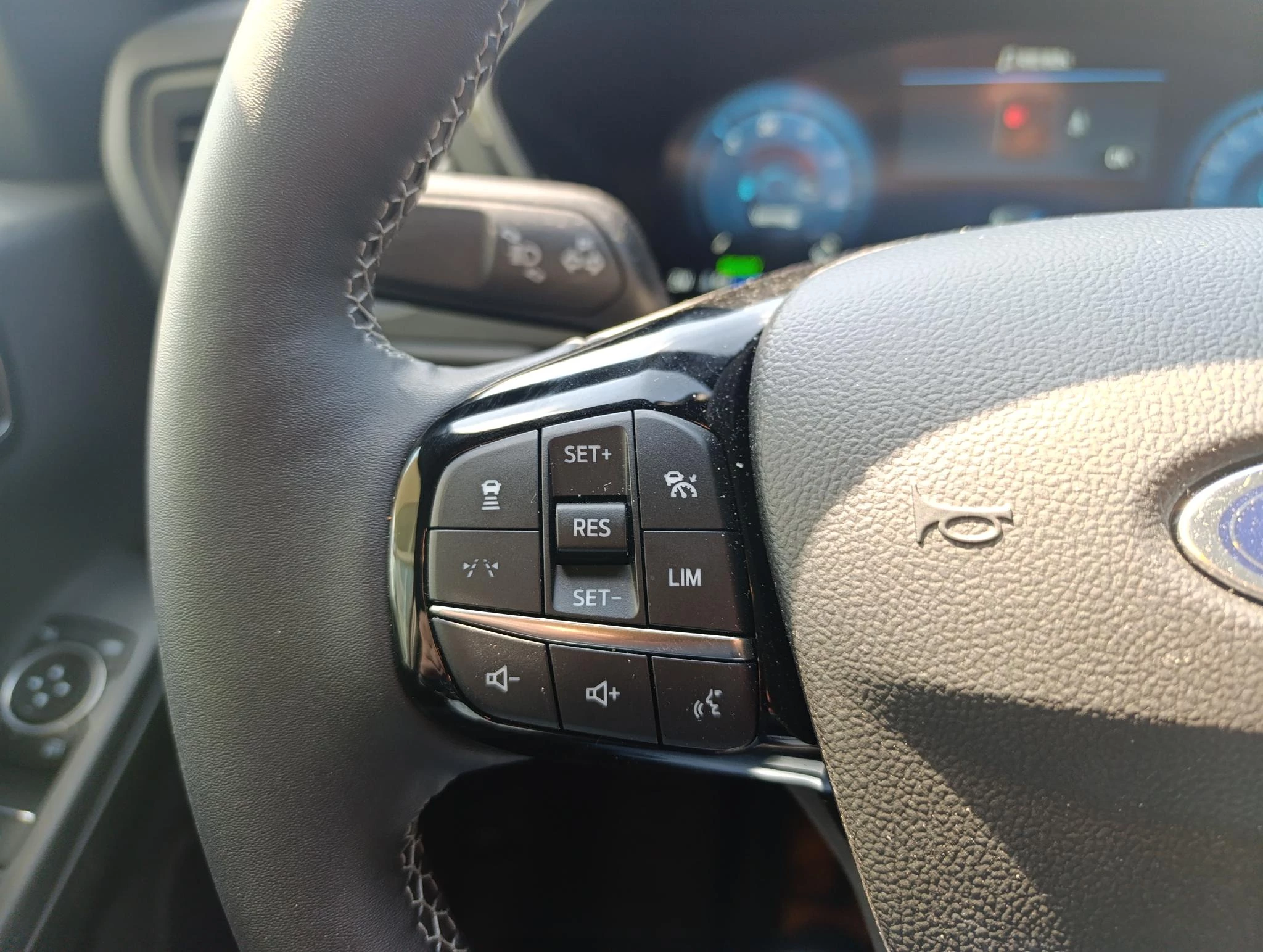 Ford Kuga 2.5 PHEV Sound Edition