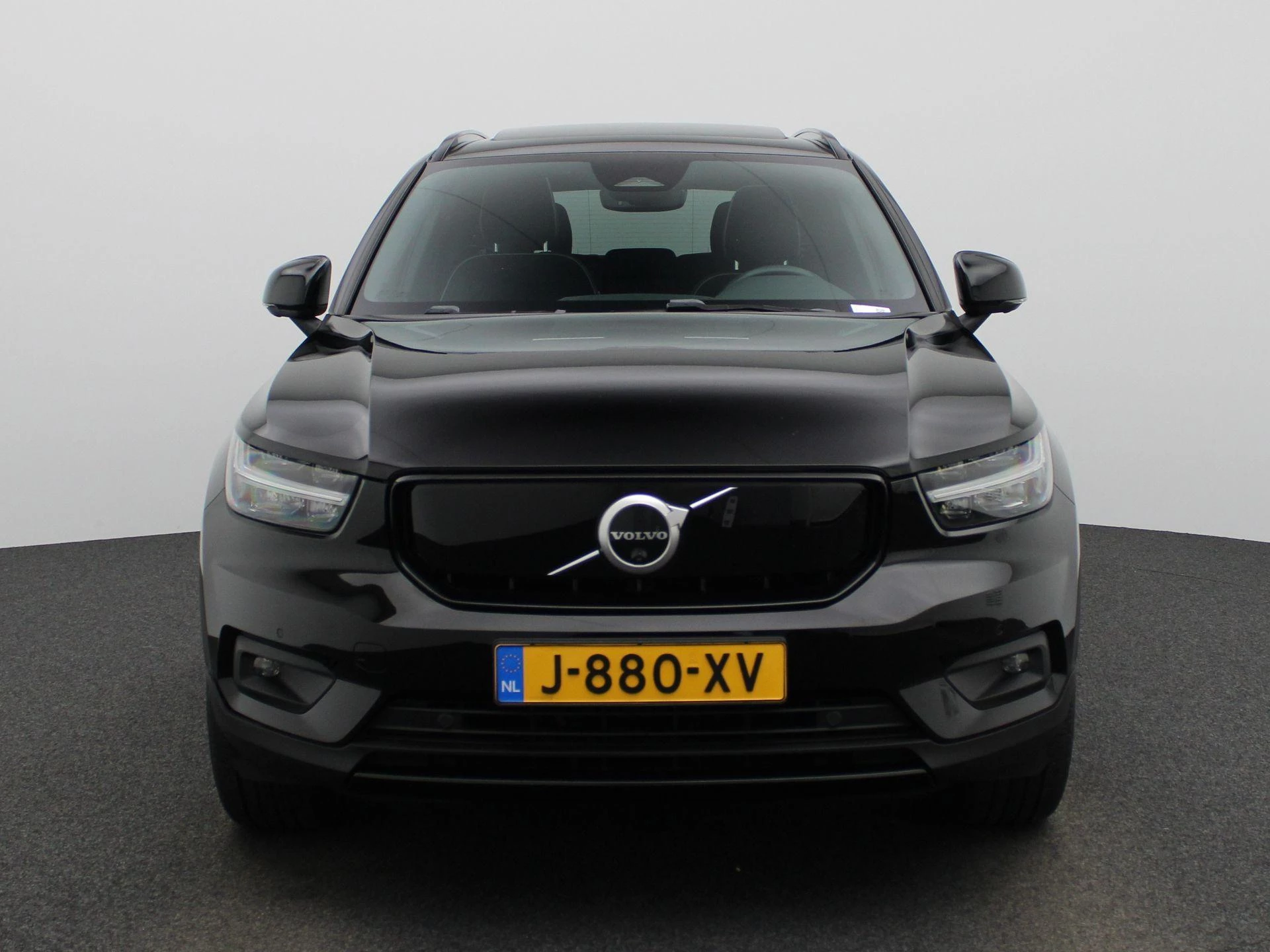 Volvo-XC40-image-2