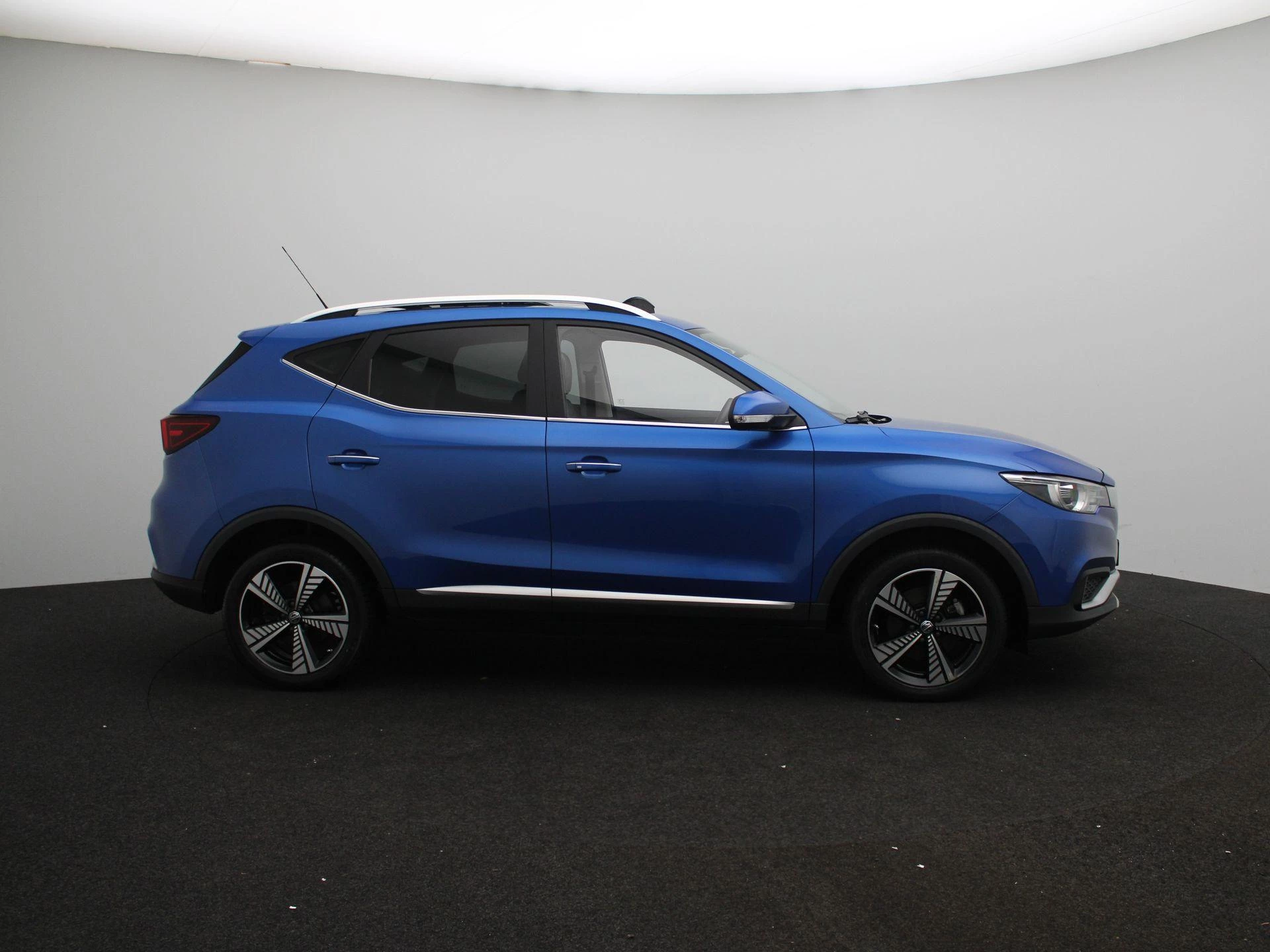 MG-ZS EV-image-6
