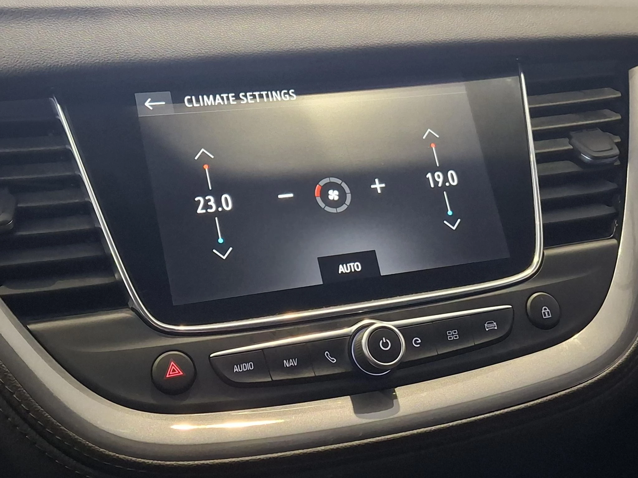 Opel-Grandland X-image-18