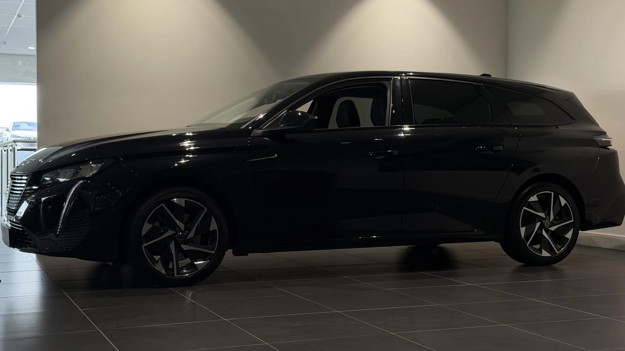 Peugeot-308-image-2
