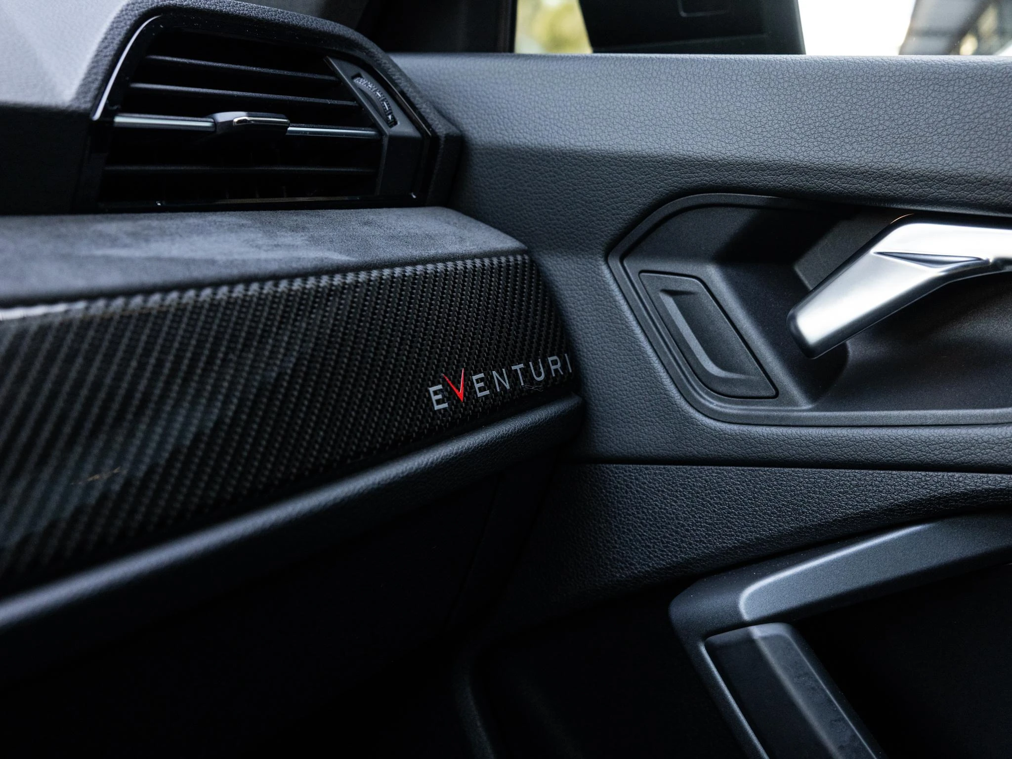 Audi-RSQ3-image-57