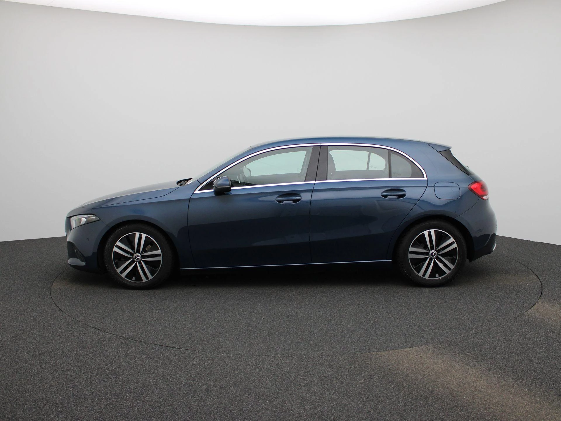 Mercedes-Benz-A-Klasse-image-3