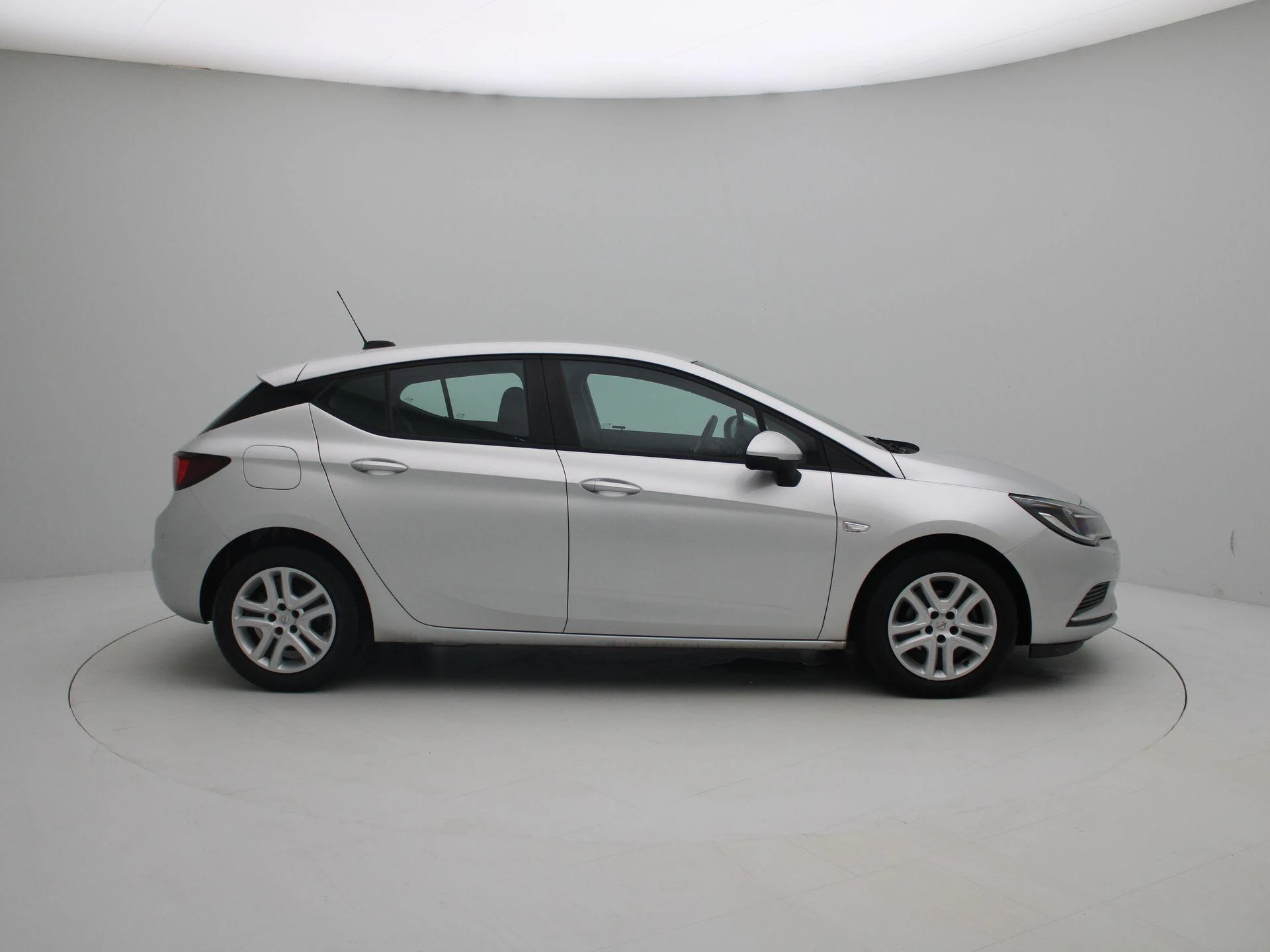 Opel-Astra-image-5