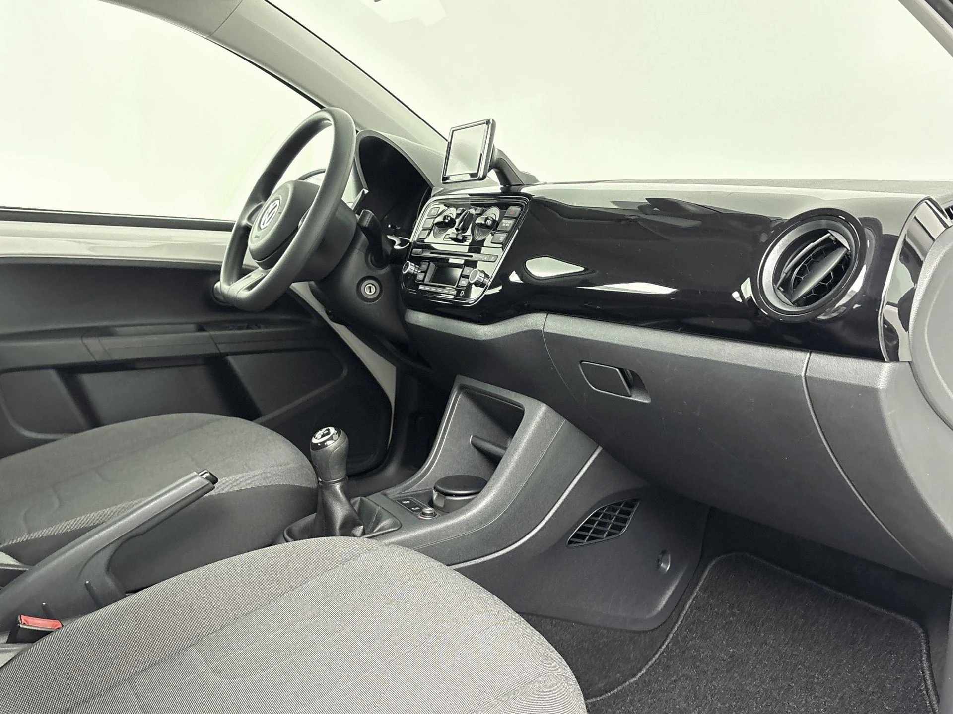 Volkswagen-up!-image-6