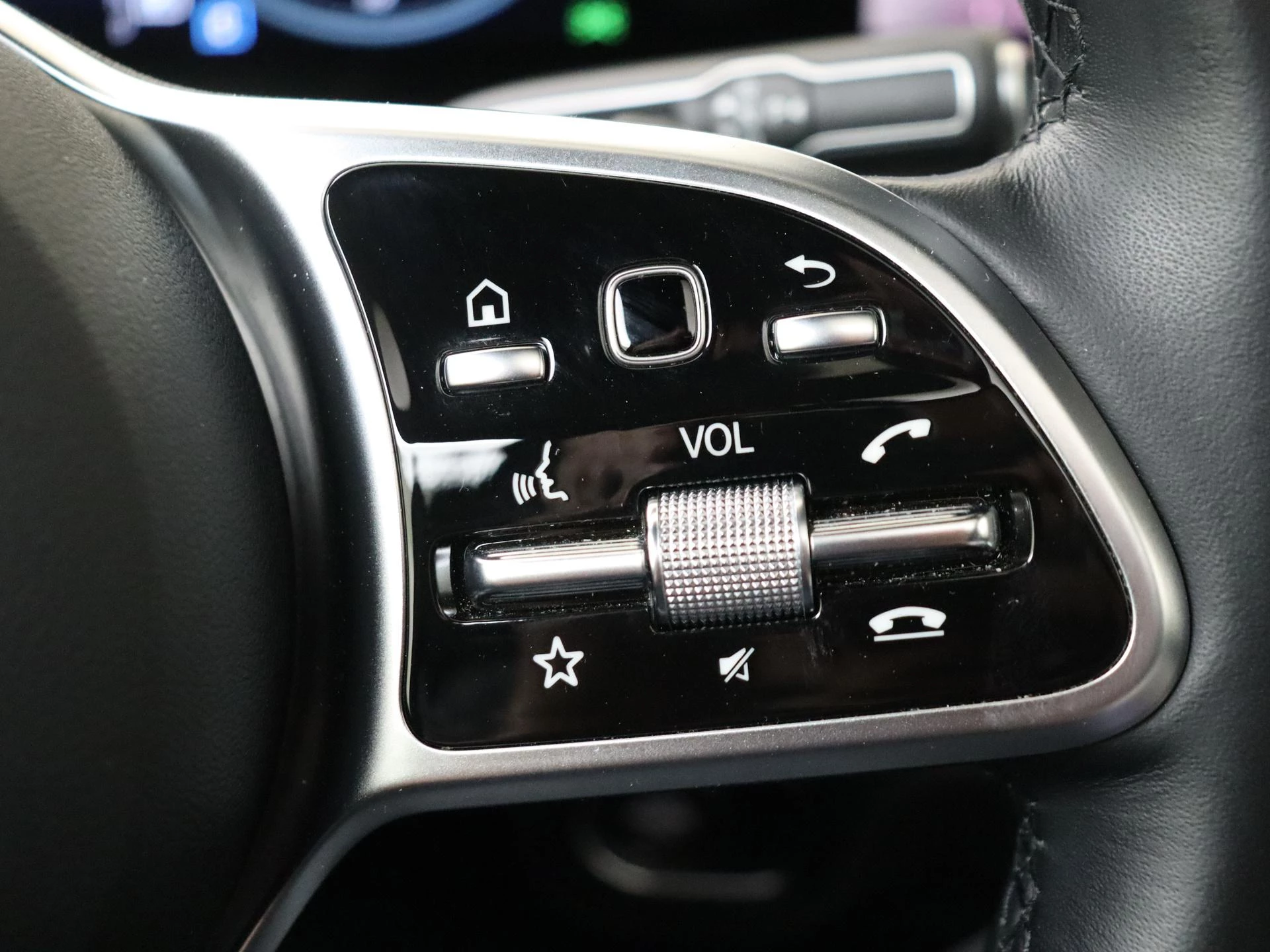 Mercedes-Benz-GLE-image-14