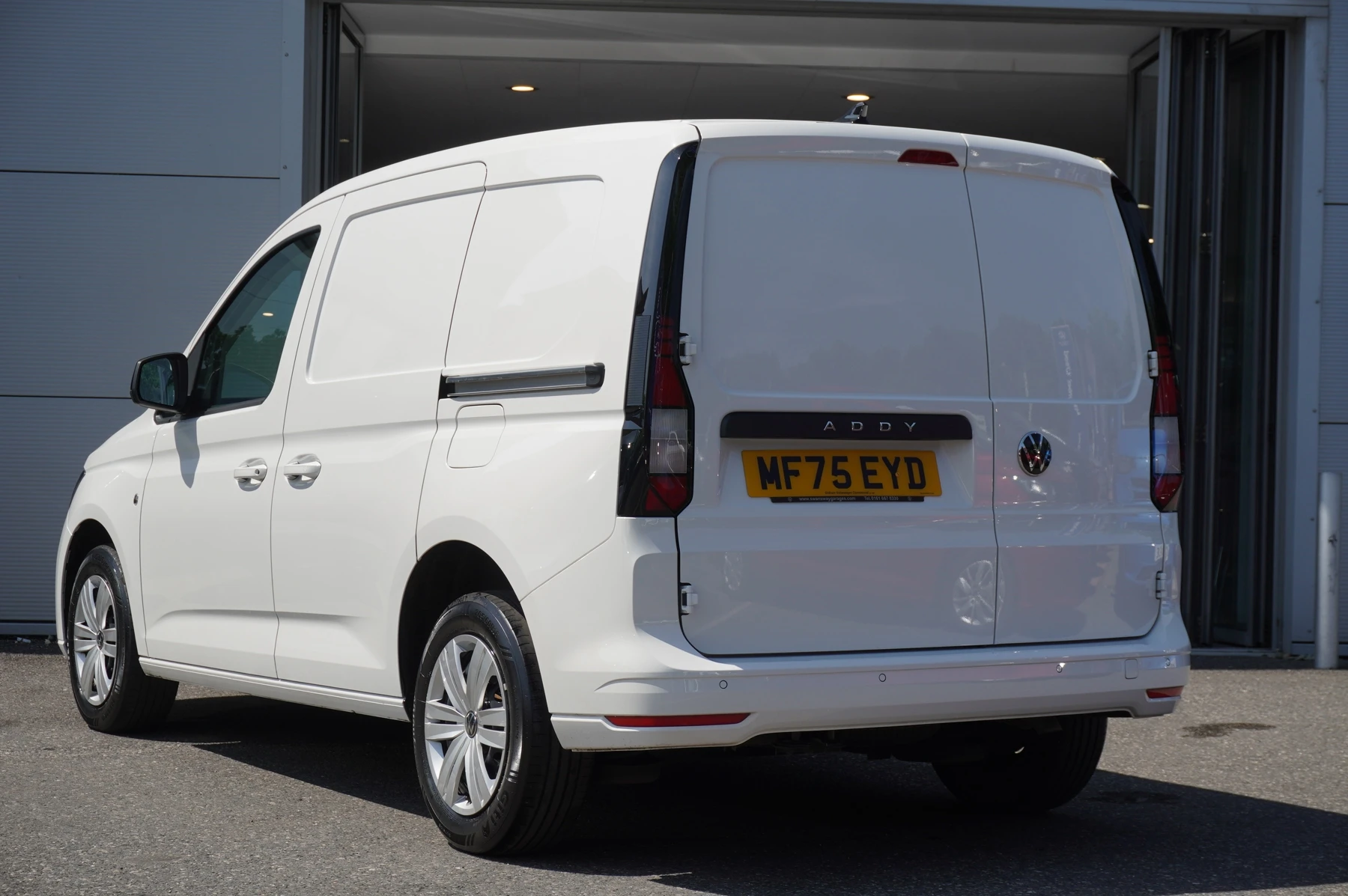 Volkswagen-Caddy-image-2