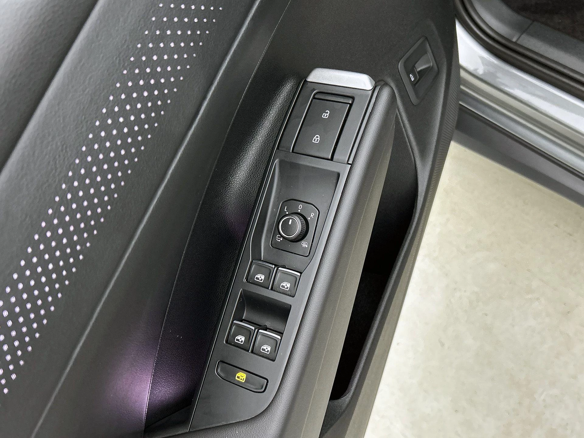 Volkswagen T-Roc 1.5 eTsi Style First Edition 116 PK Automaat