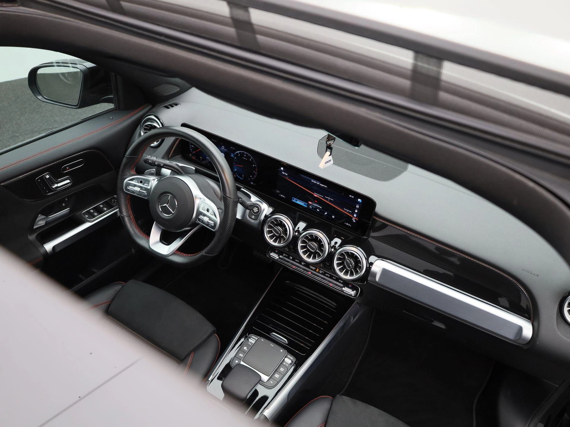 Mercedes-Benz GLB 200 4MATIC AMG Line