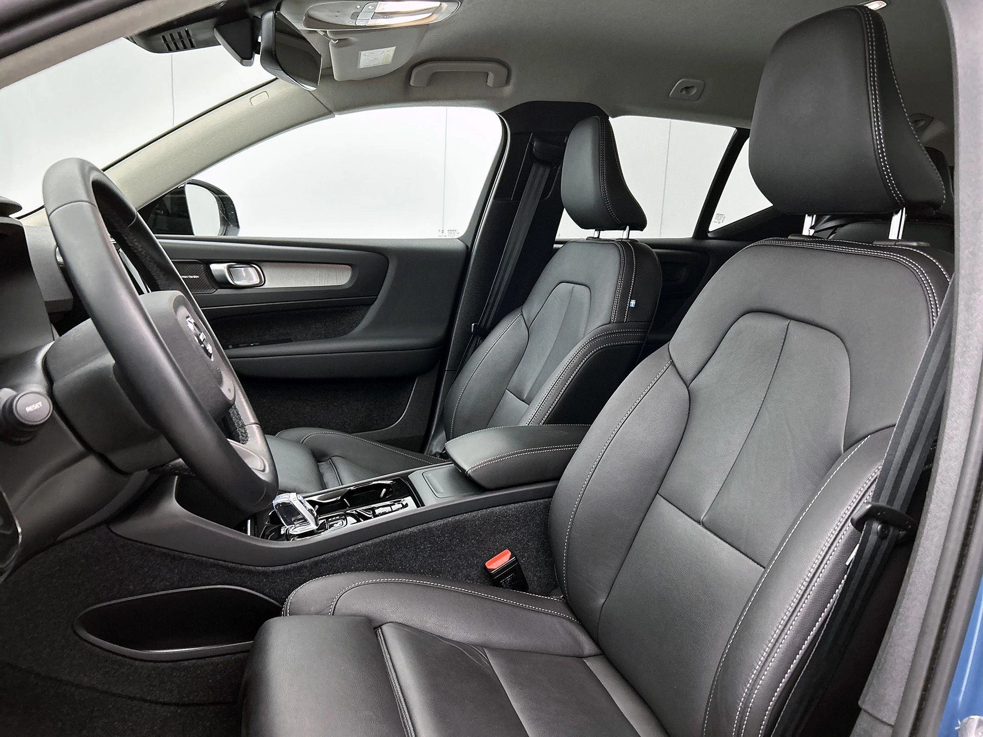 Volvo XC40 2.0 B4 Plus Dark