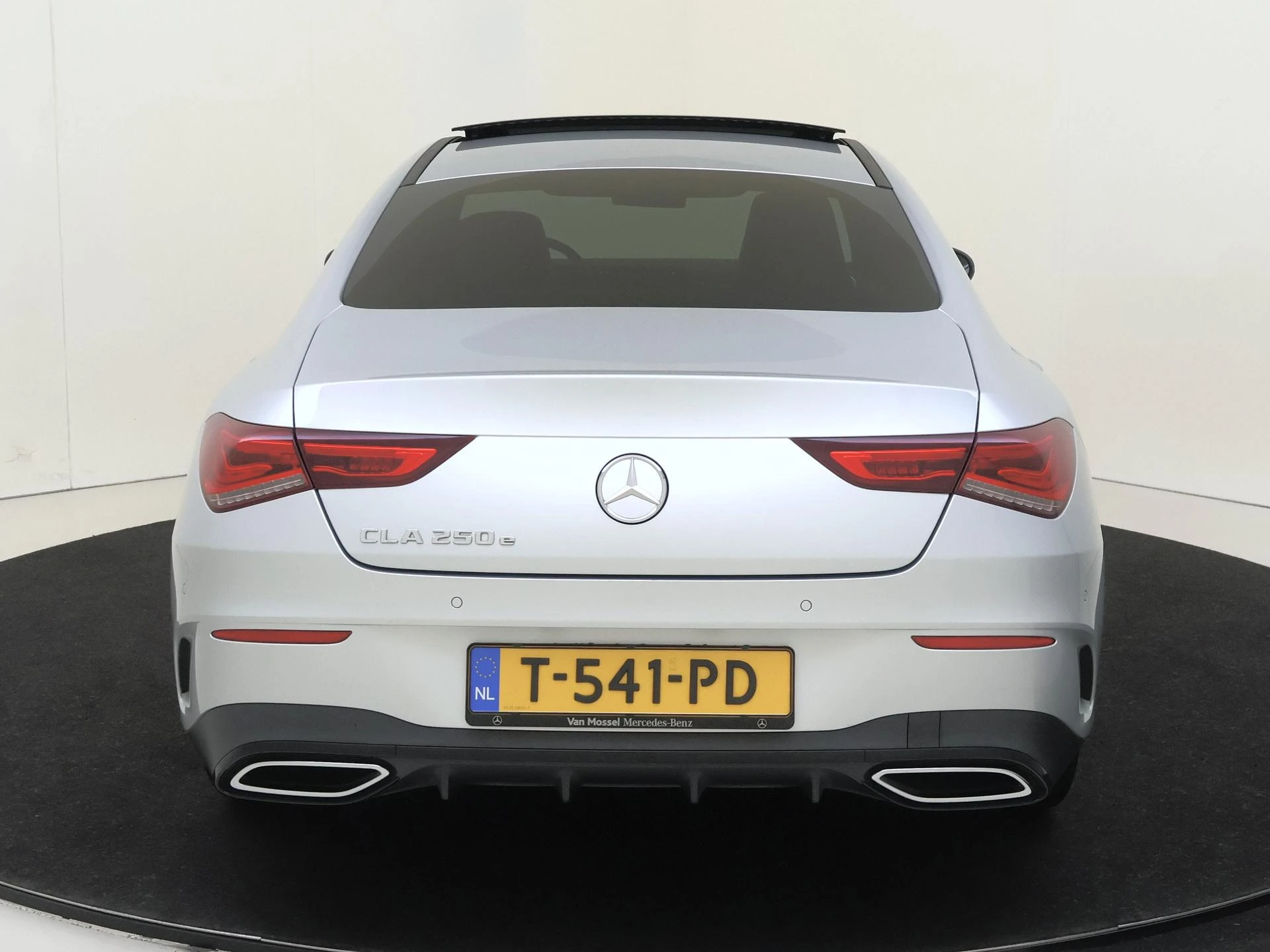 Mercedes-Benz CLA 250 e AMG Line