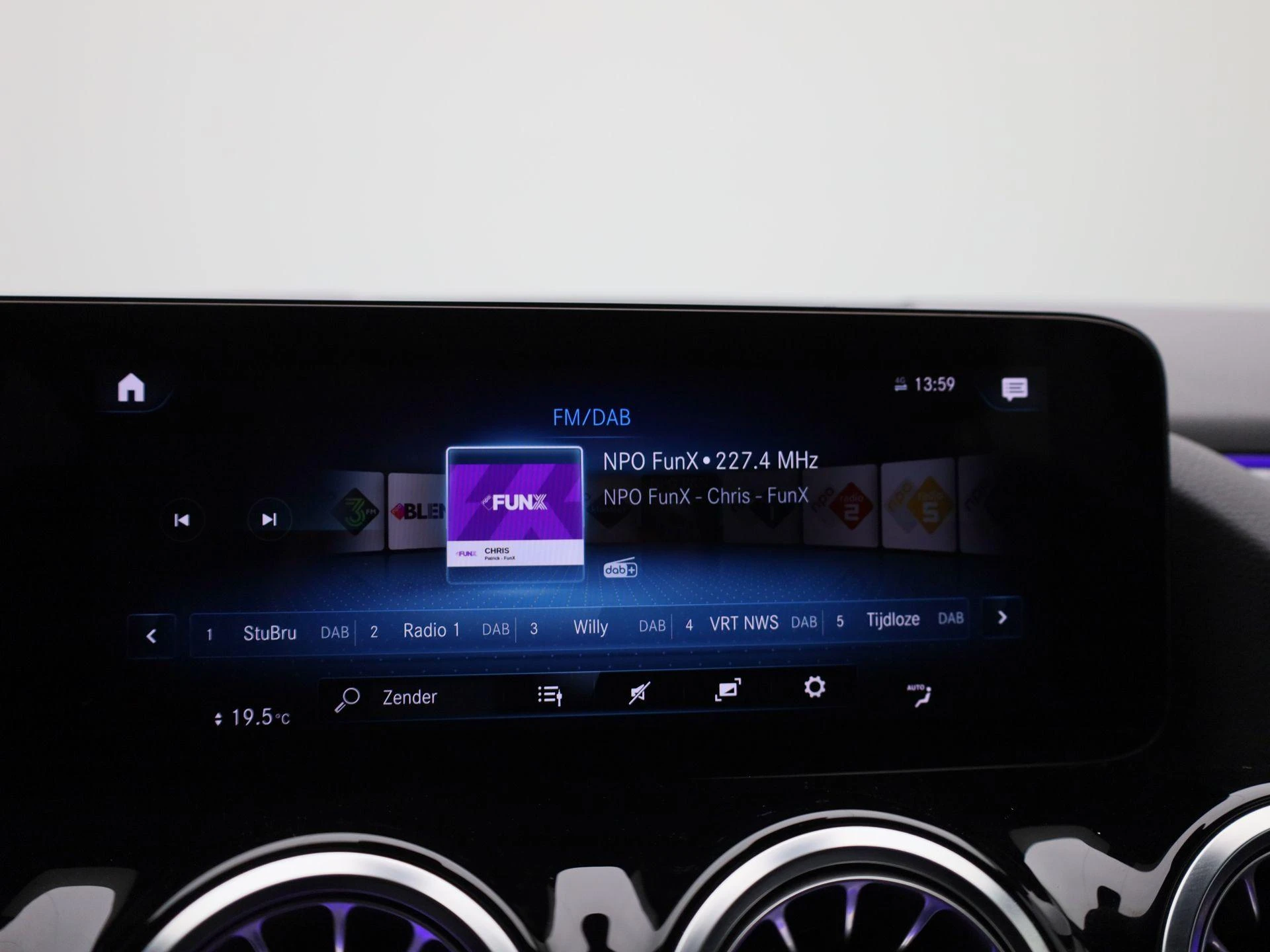 Mercedes-Benz-EQA-image-22
