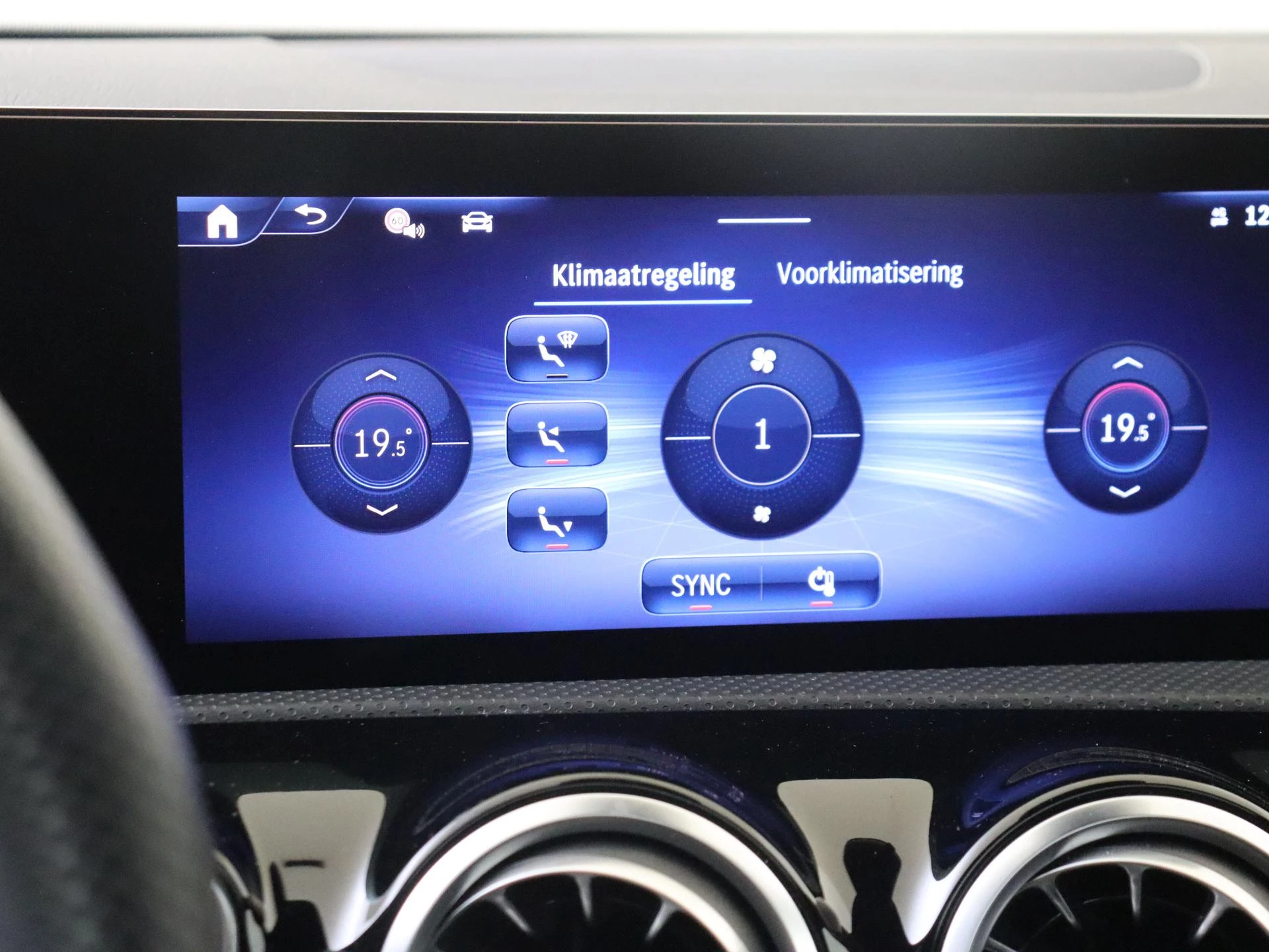 Mercedes-Benz-A-Klasse-image-18