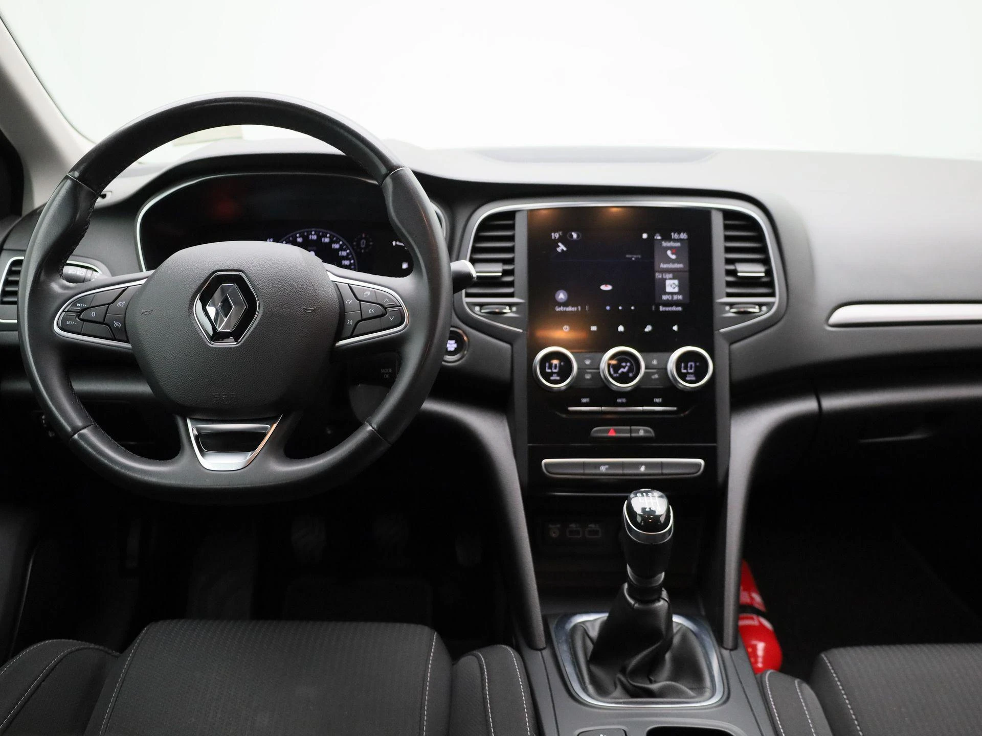 Renault-Mégane Grand Tour-image-8