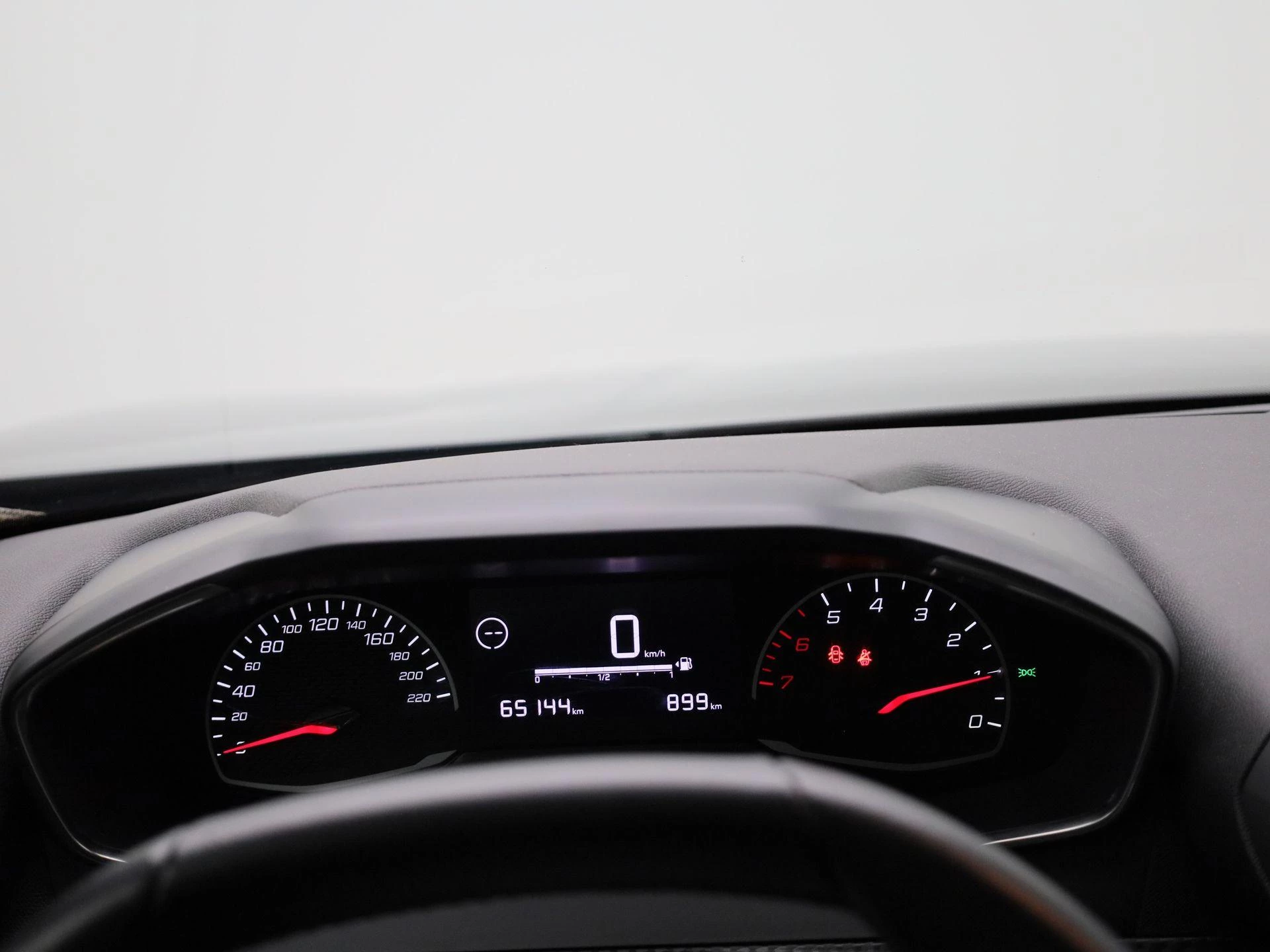 Peugeot-2008-image-7