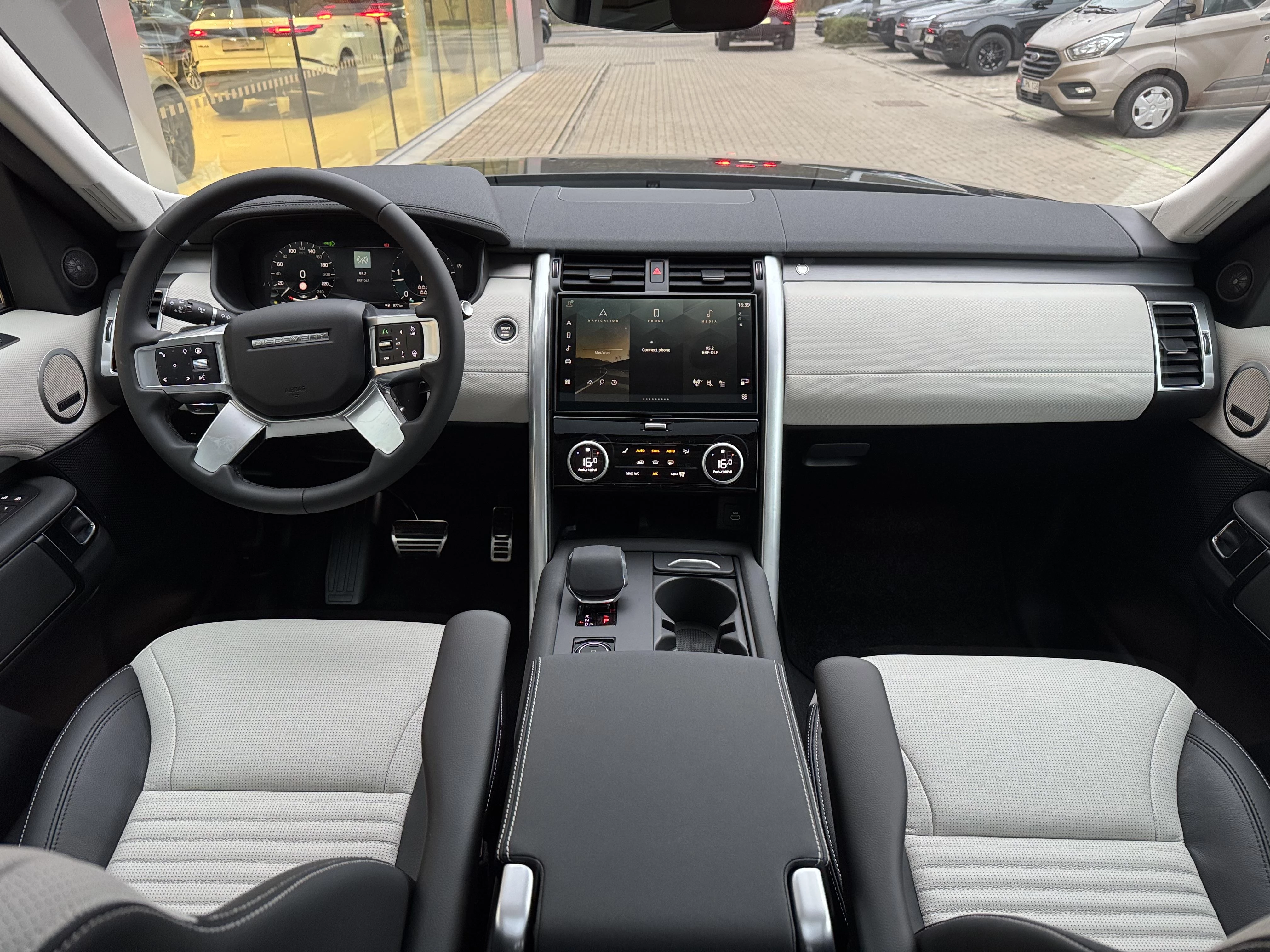 Land Rover-Discovery-image-10