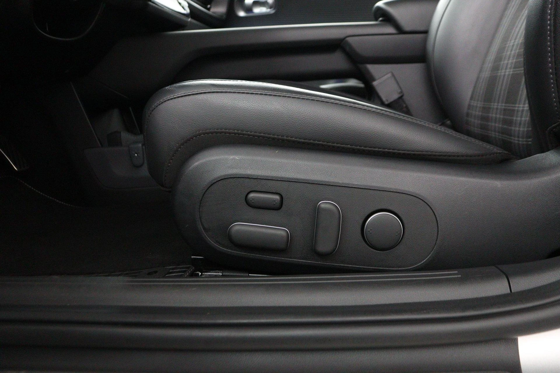 Hyundai-IONIQ 6-image-52