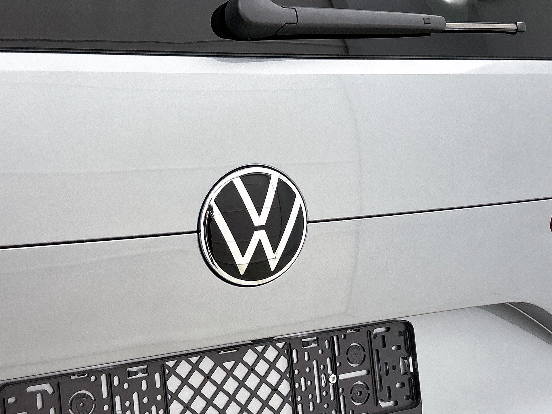 Volkswagen-Multivan-image-21