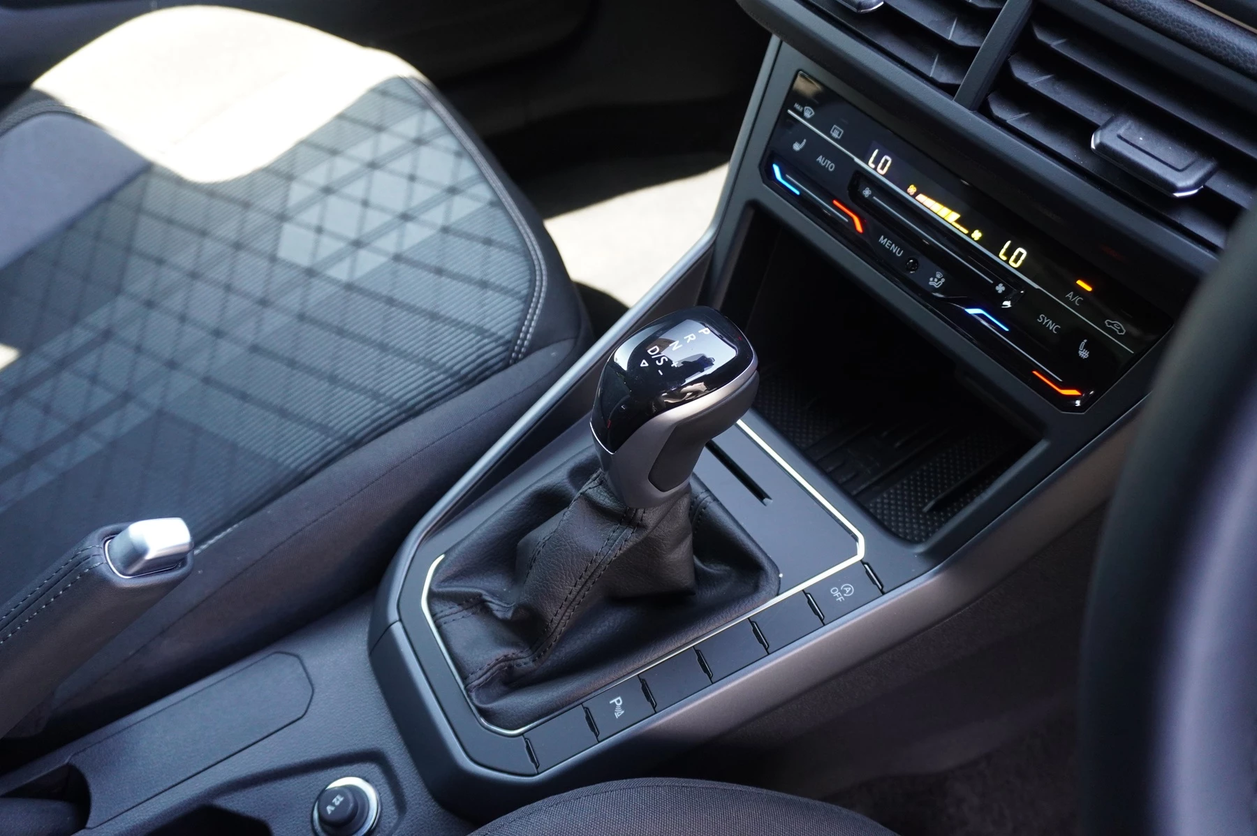 Volkswagen-Polo-image-34