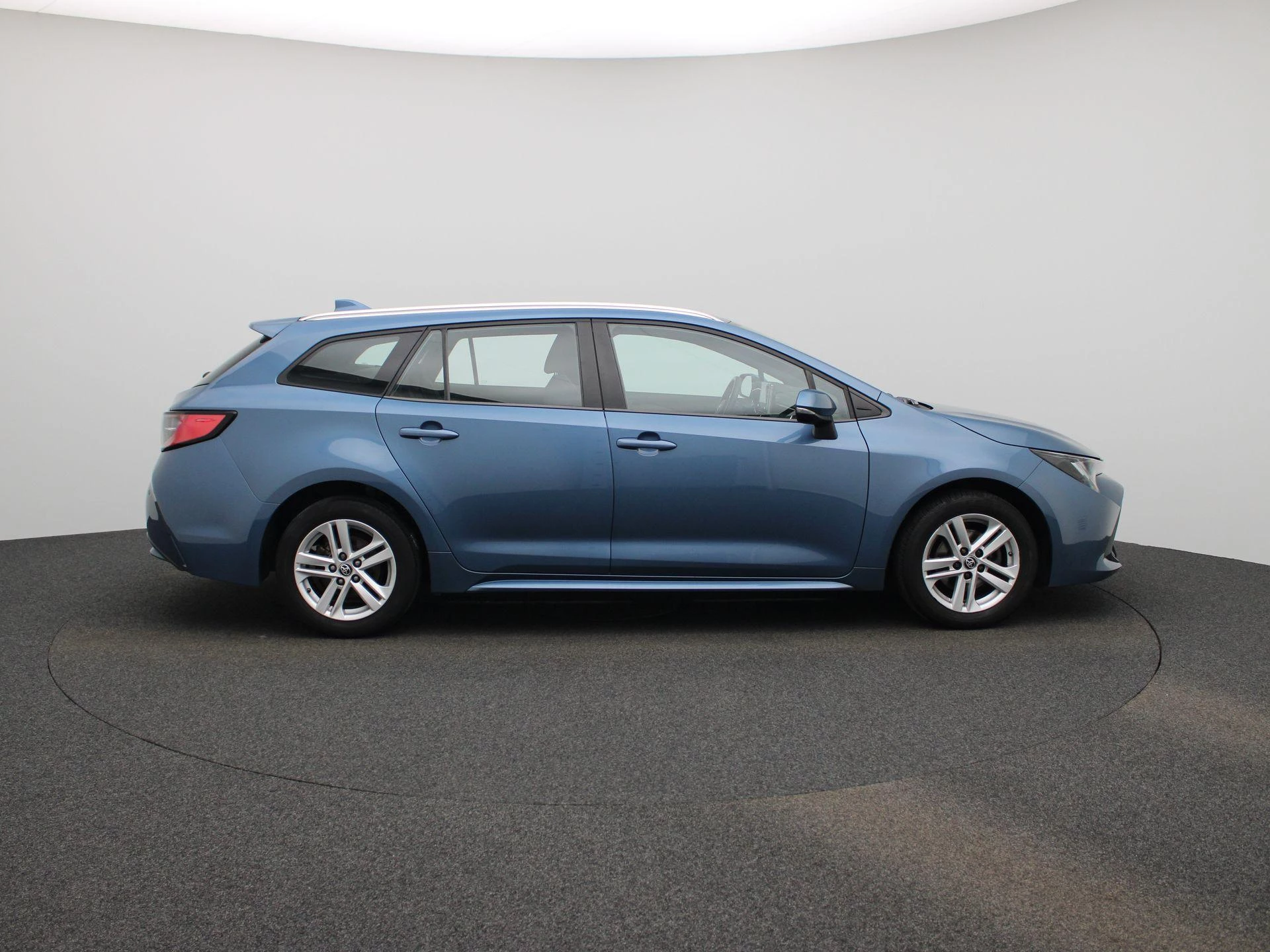 Toyota-Corolla Touring Sports-image-5