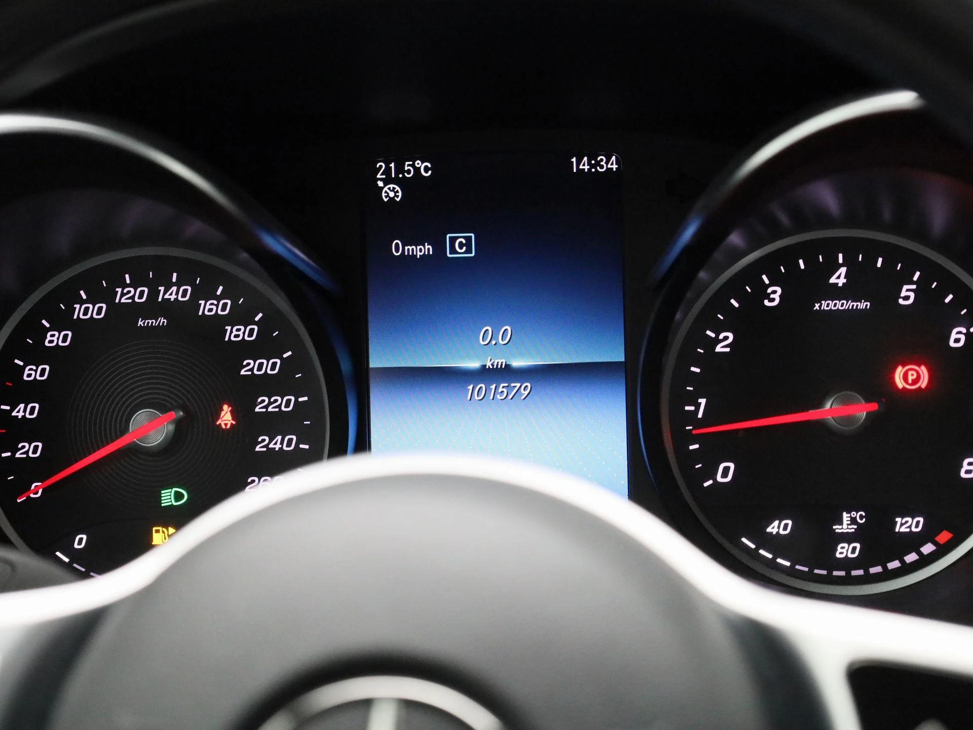 Mercedes-Benz-C-Klasse-image-8