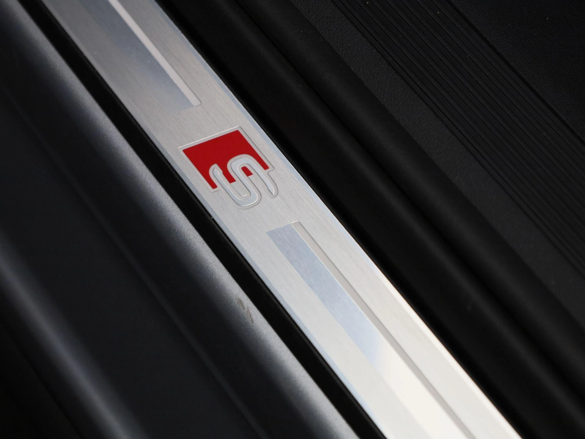 Audi-Q4 e-tron-image-32