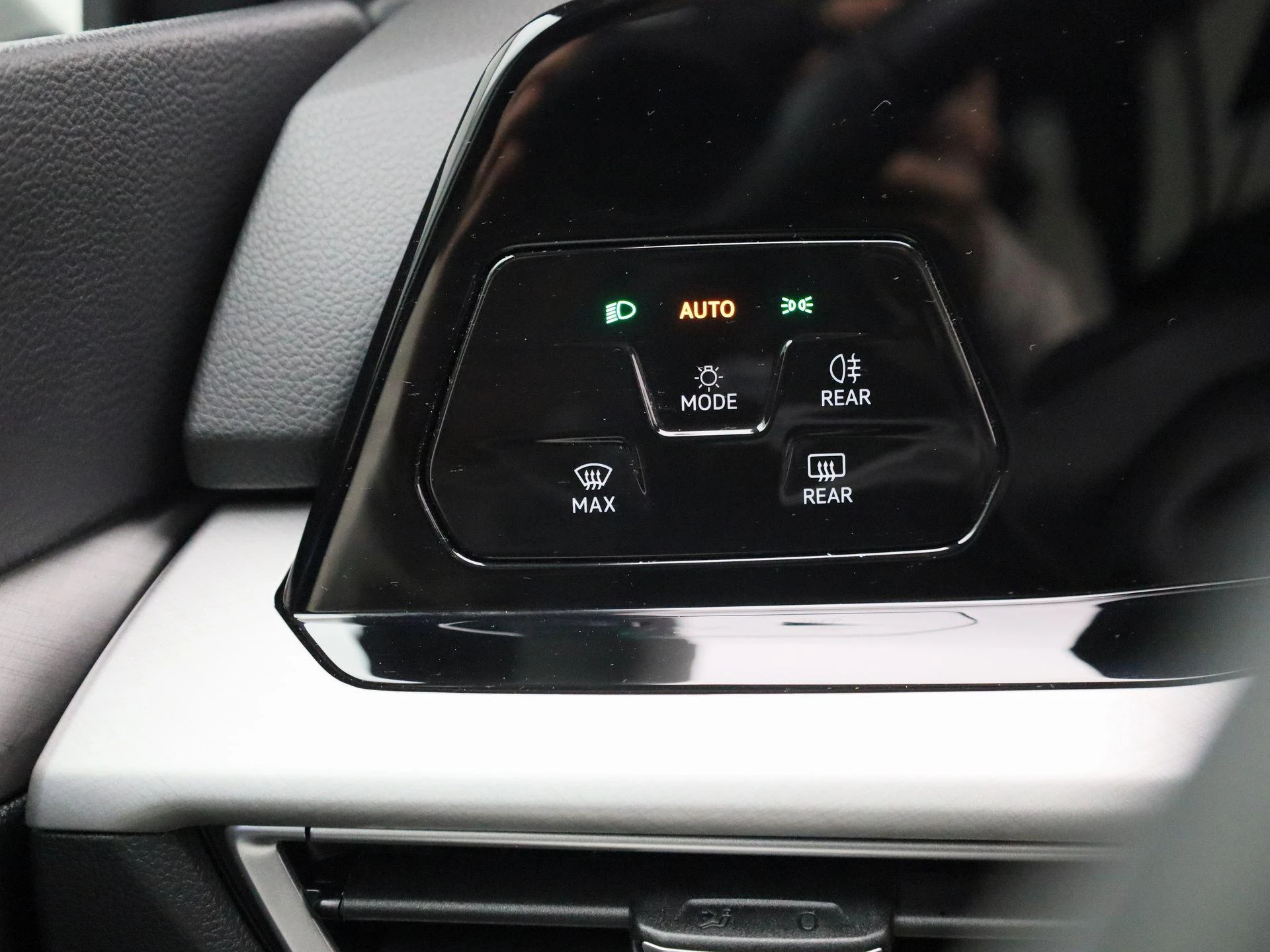 Volkswagen-Golf-image-20