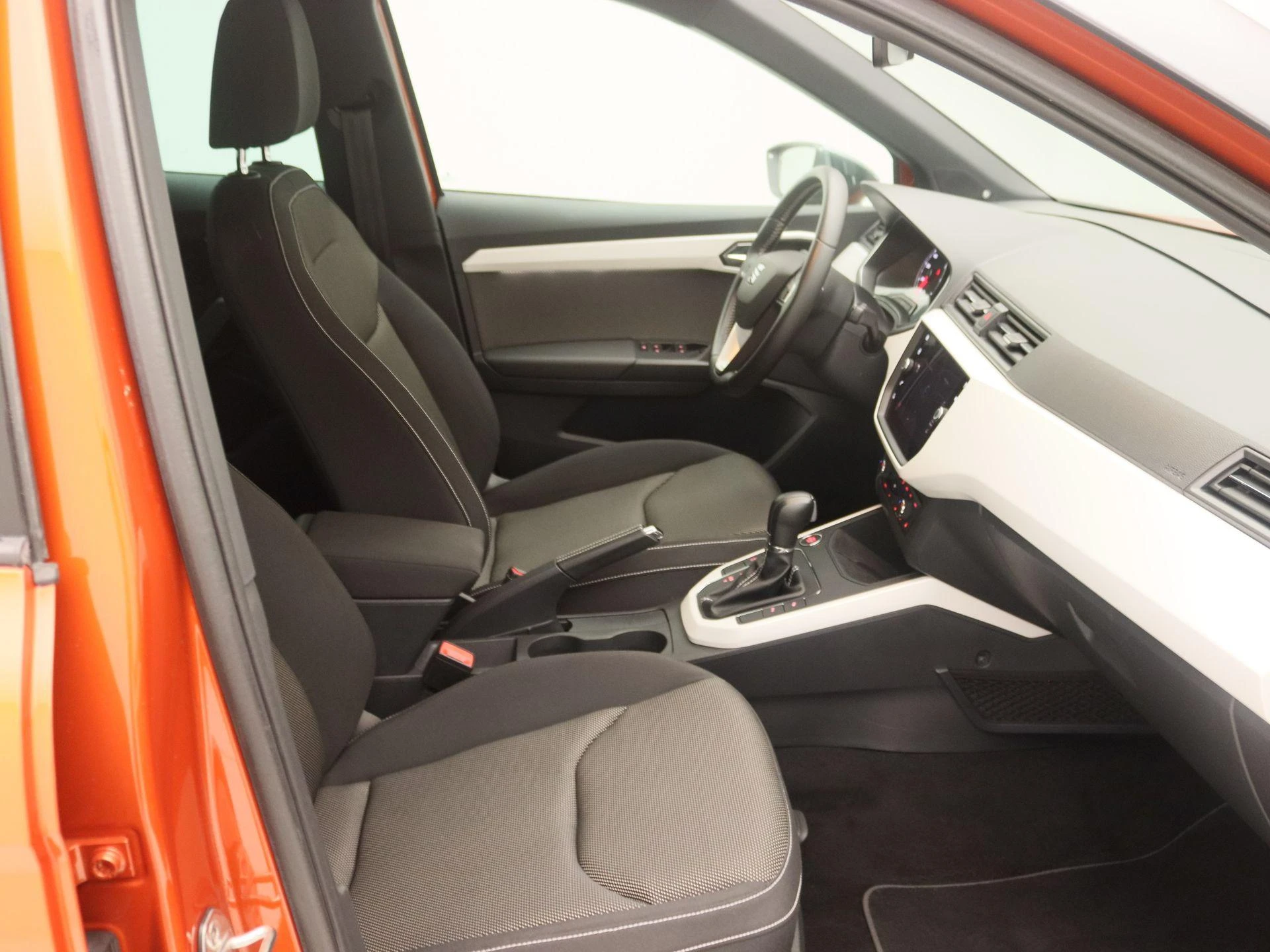 SEAT-Arona-image-21