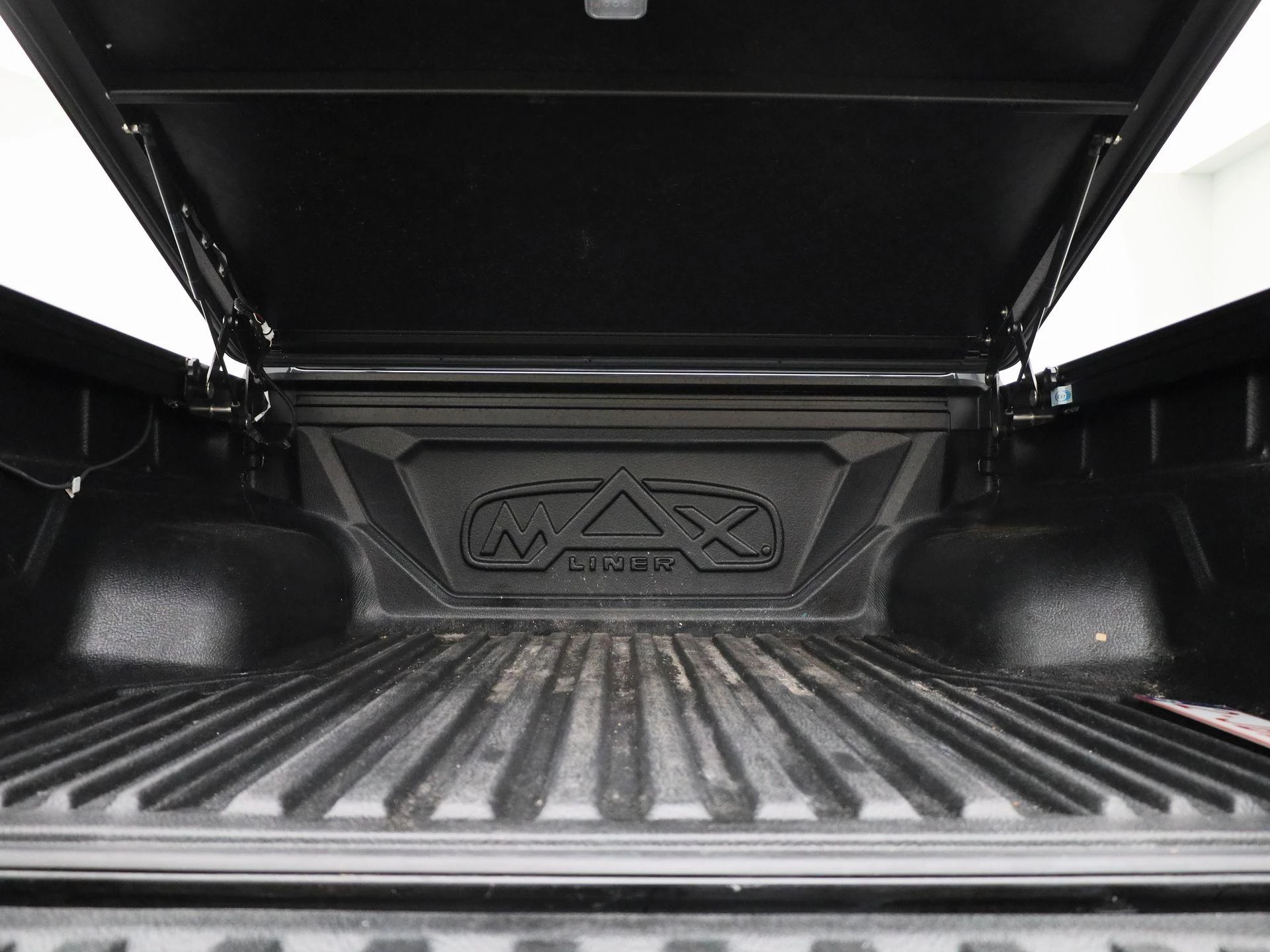 Isuzu-D-Max-image-15