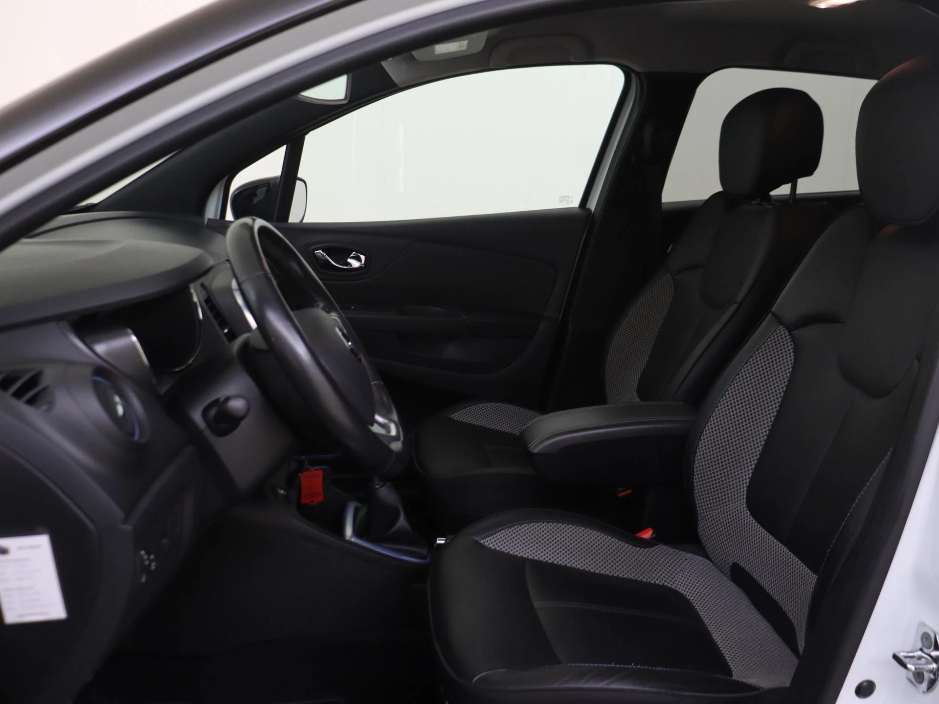 Renault-Captur-image-10