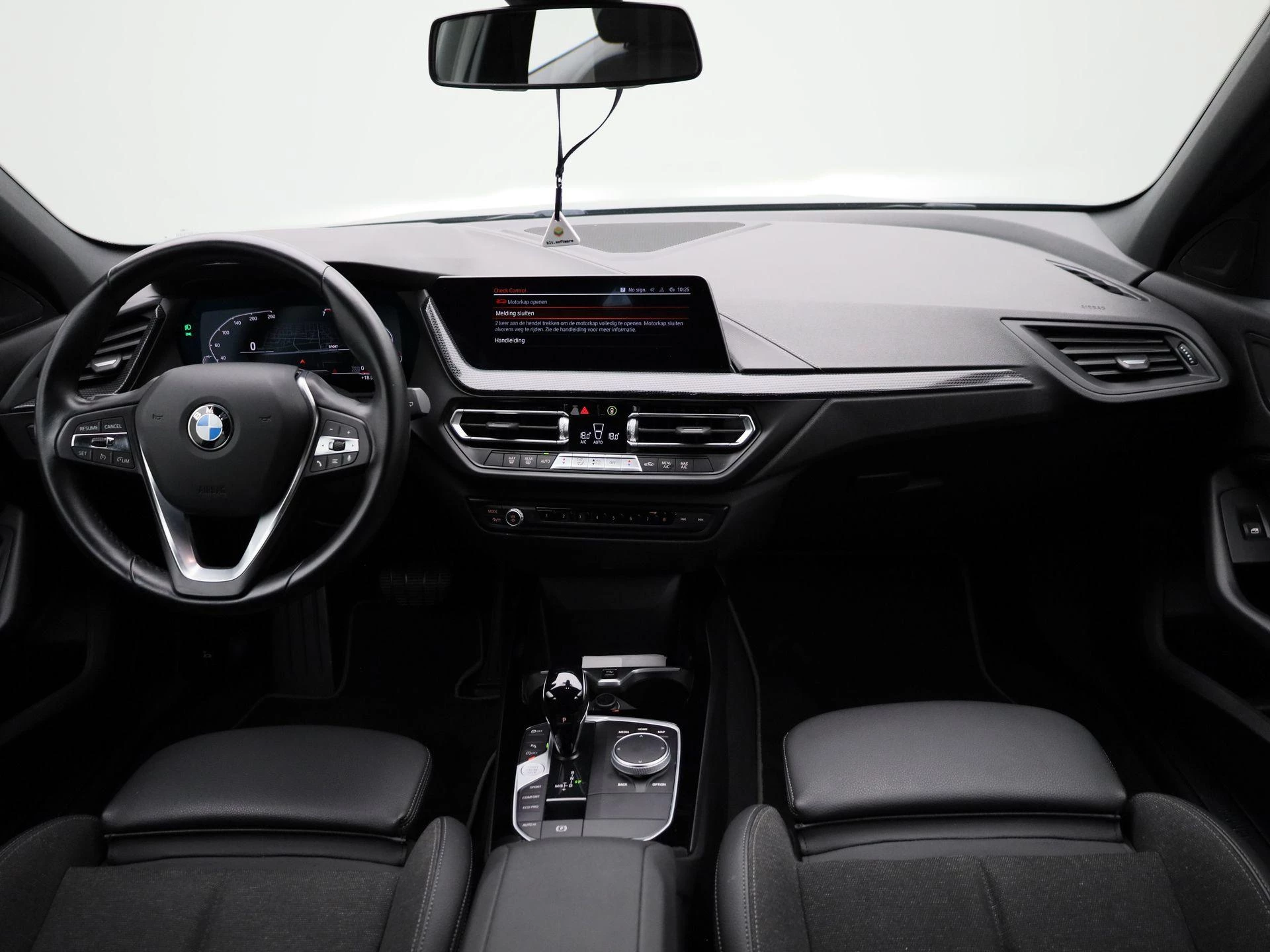 BMW-1 Serie-image-33